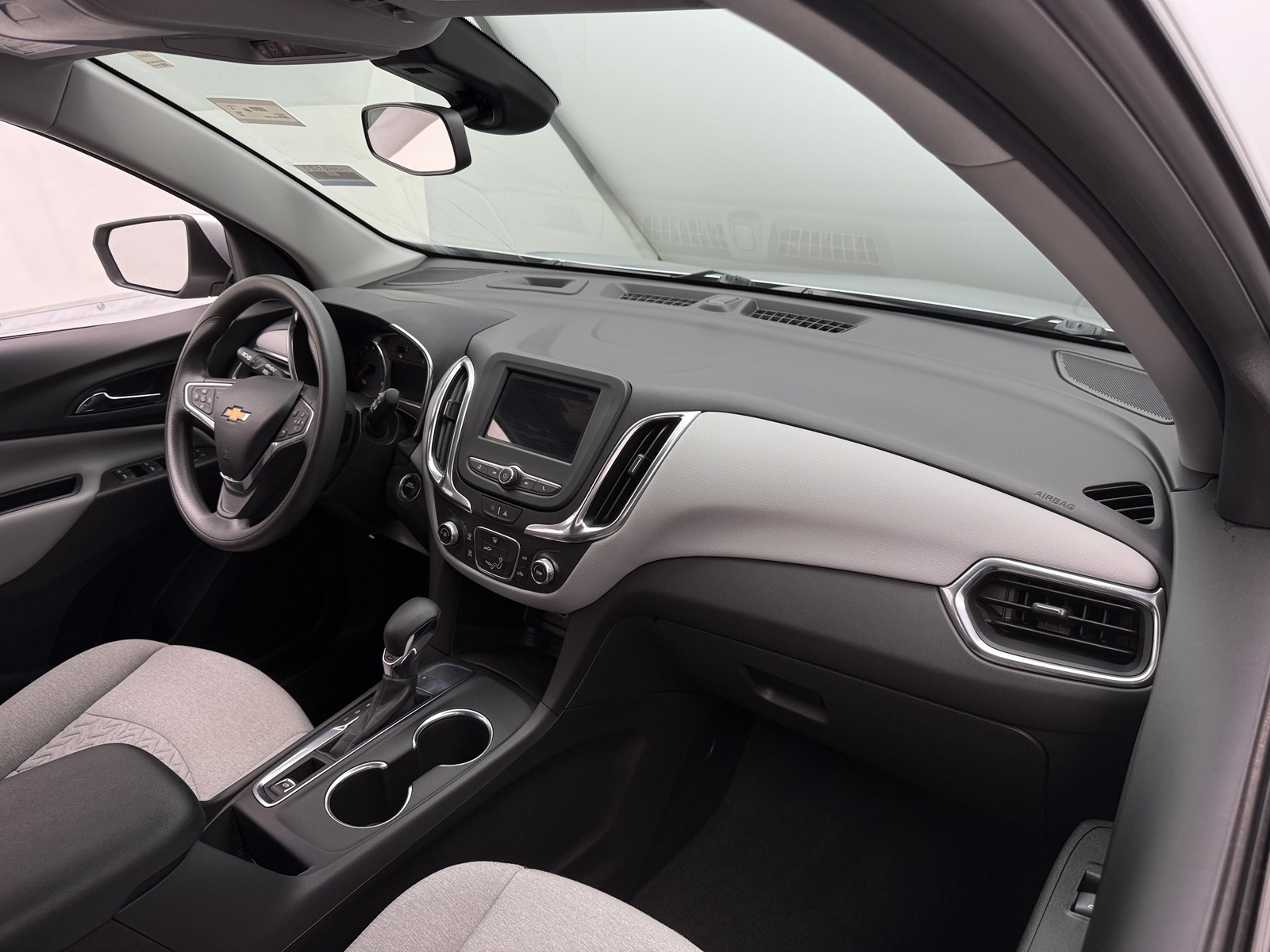 Thumbnail: 2022 Chevrolet Equinox - 3