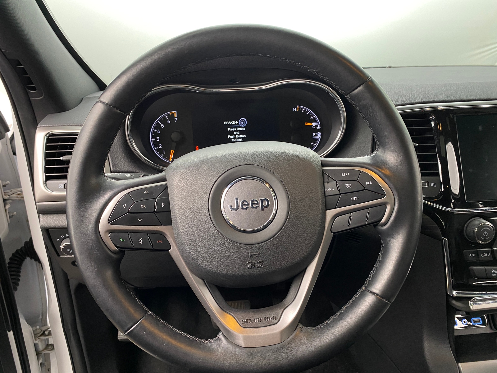 Thumbnail: 2022 Jeep Grand Cherokee - 4