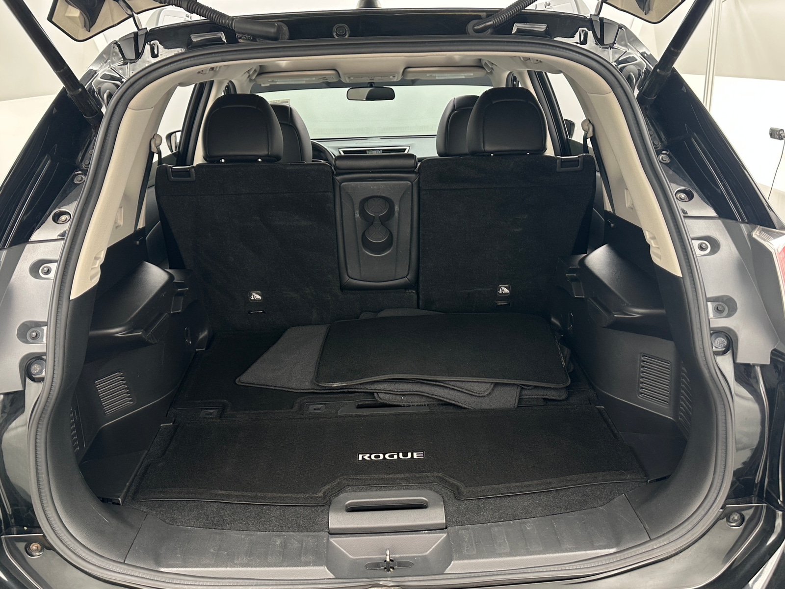 Thumbnail: 2016 Nissan Rogue - 6