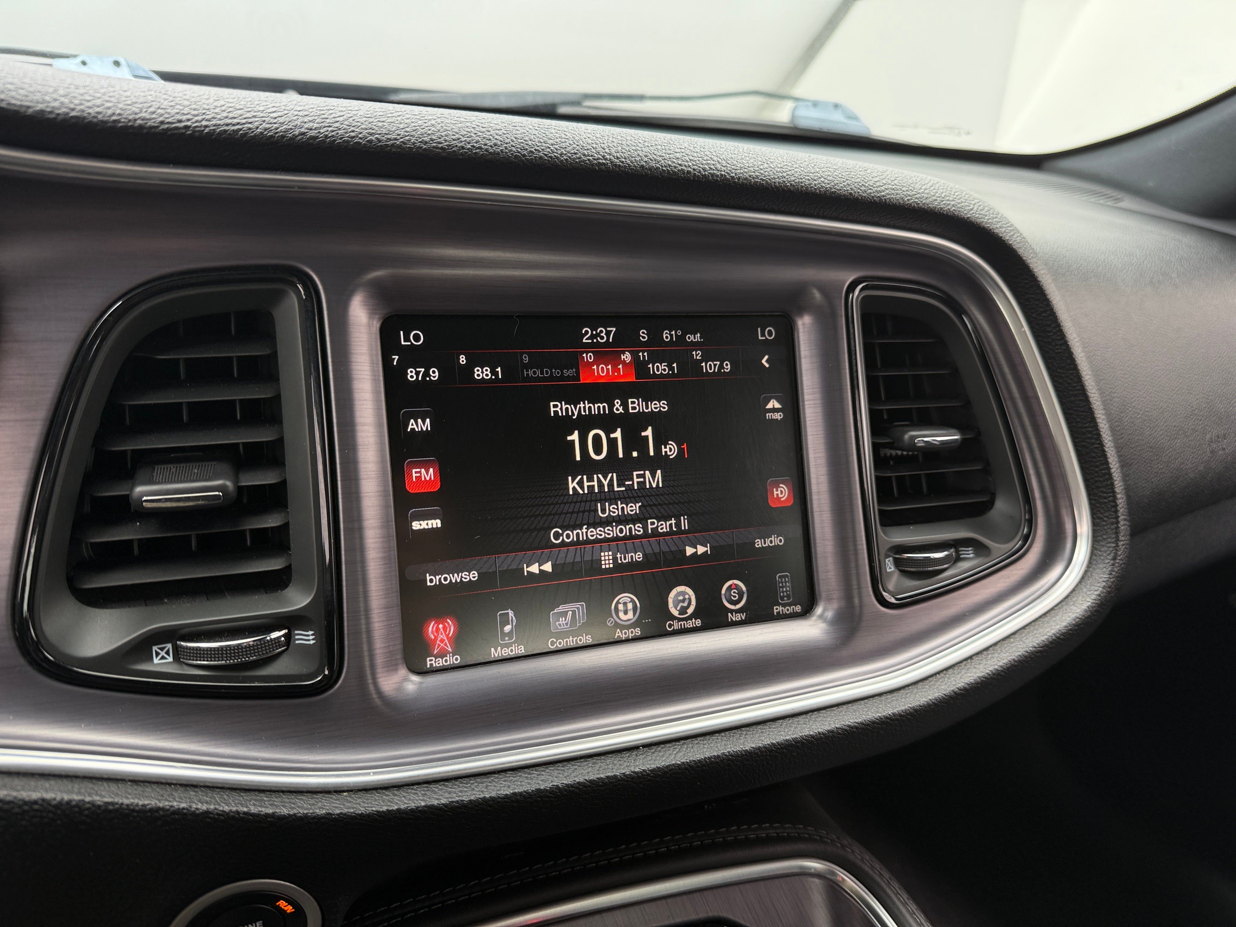 Thumbnail: 2016 Dodge Challenger - 3