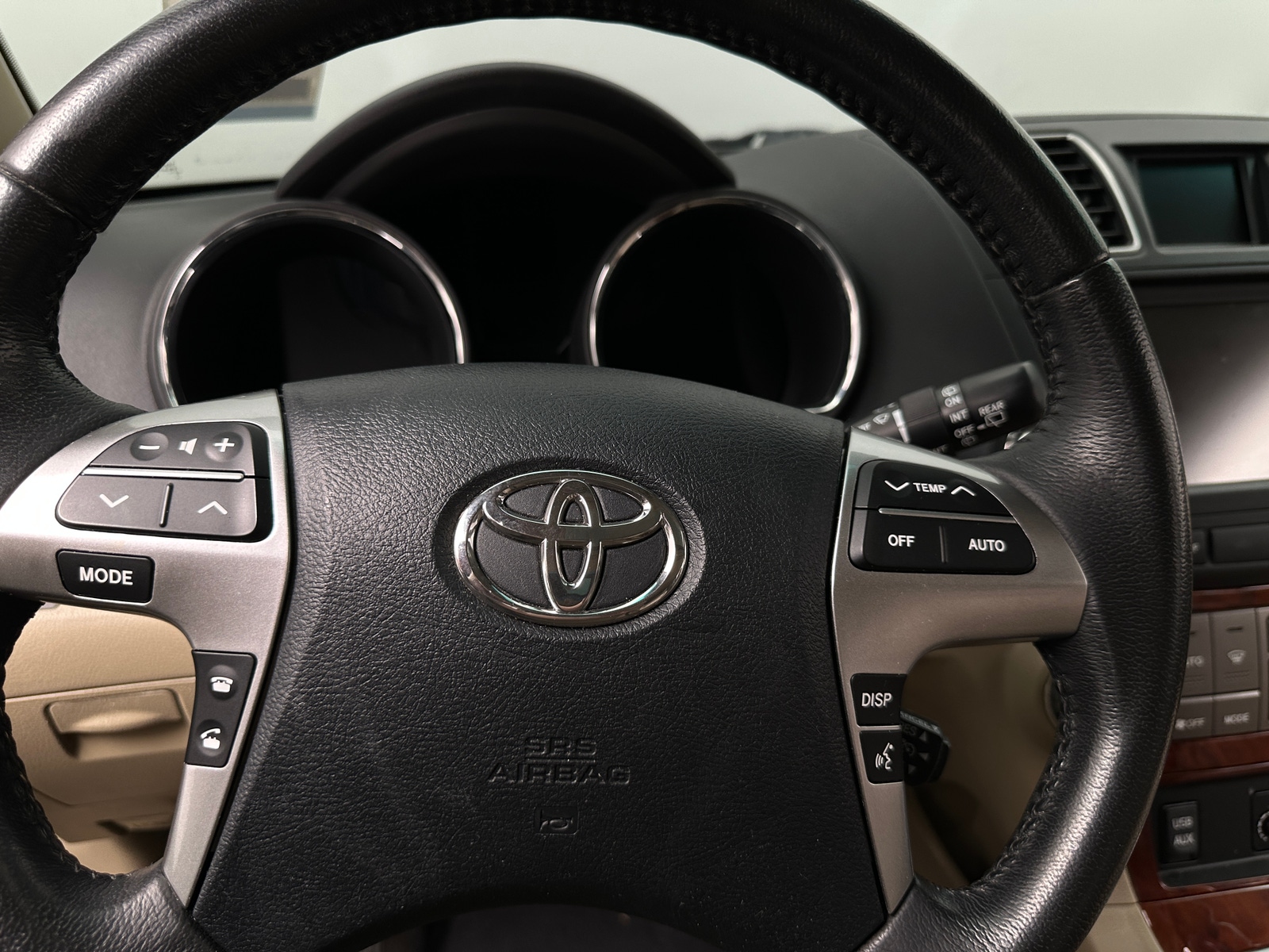 Thumbnail: 2012 Toyota Highlander - 4
