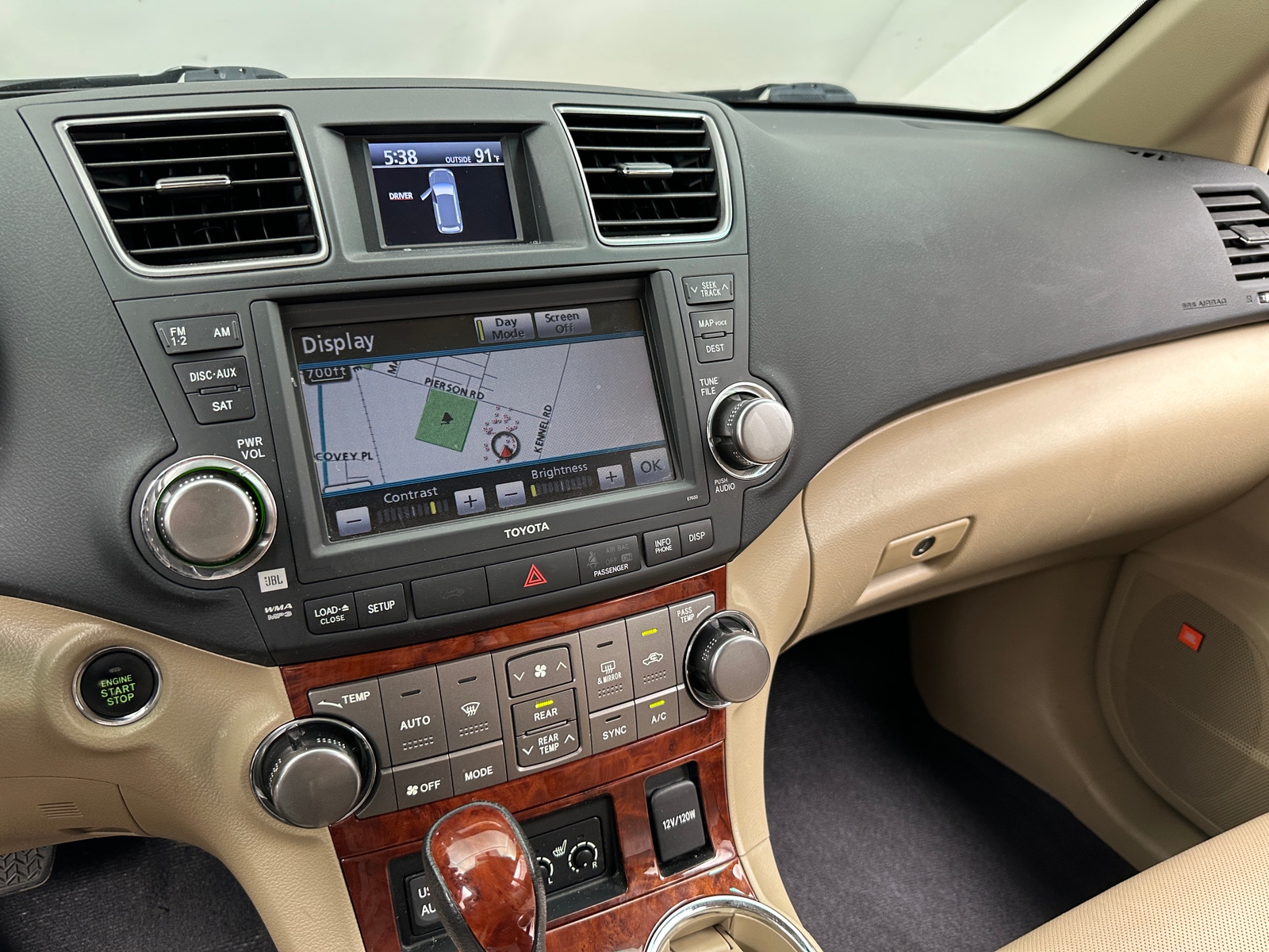 Thumbnail: 2012 Toyota Highlander - 3