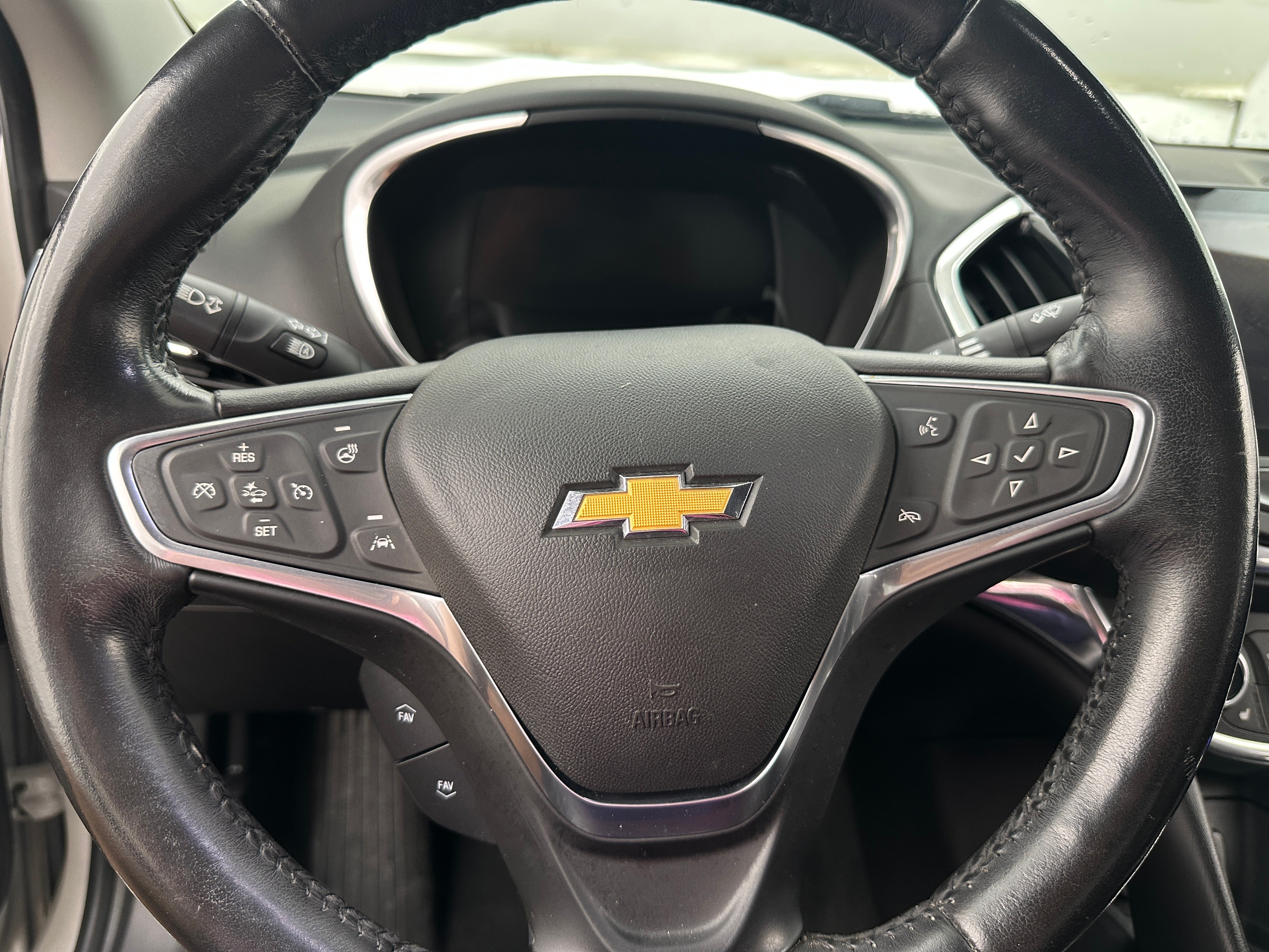 Thumbnail: 2018 Chevrolet Volt - 4