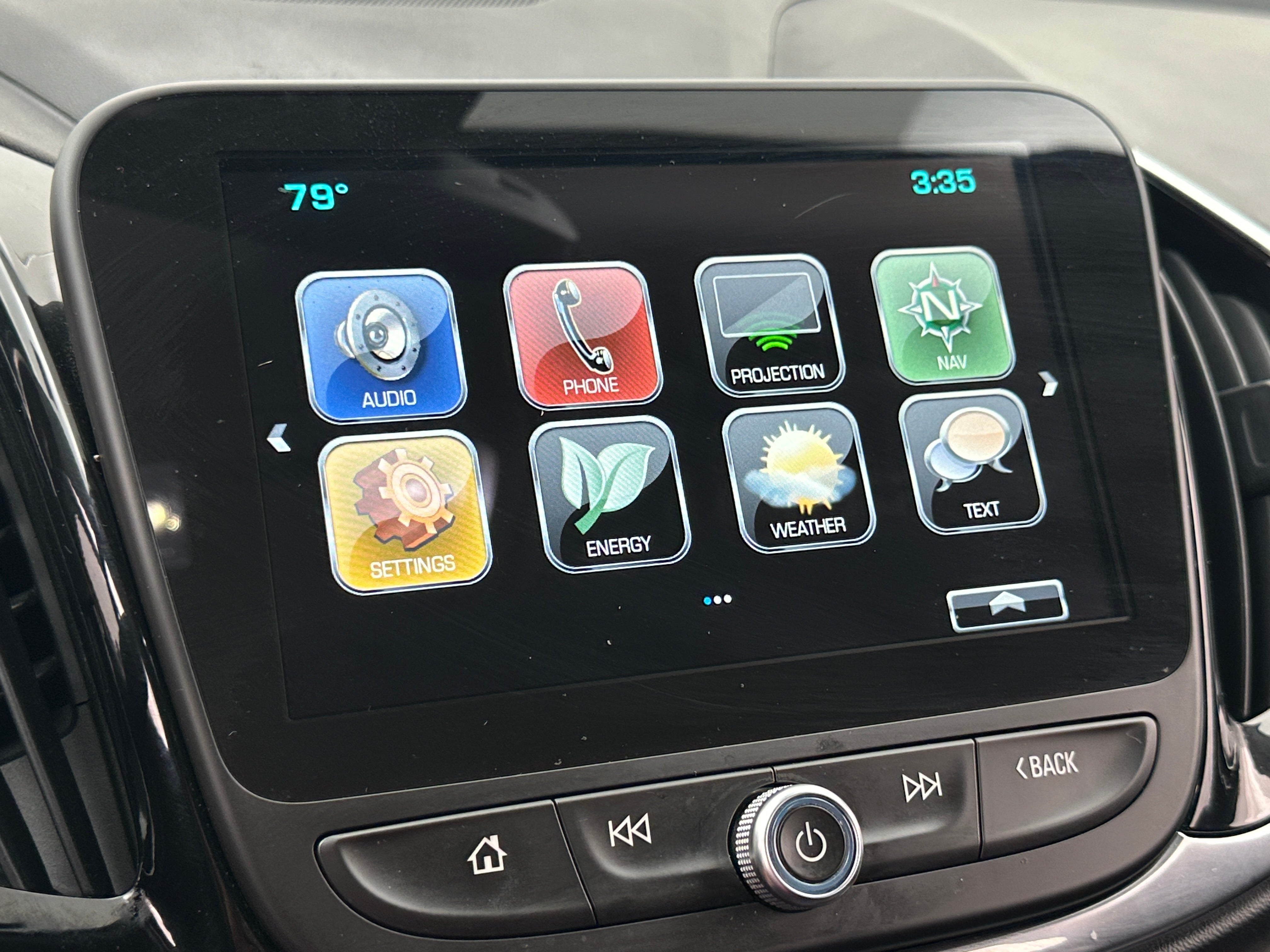 Thumbnail: 2018 Chevrolet Volt - 3