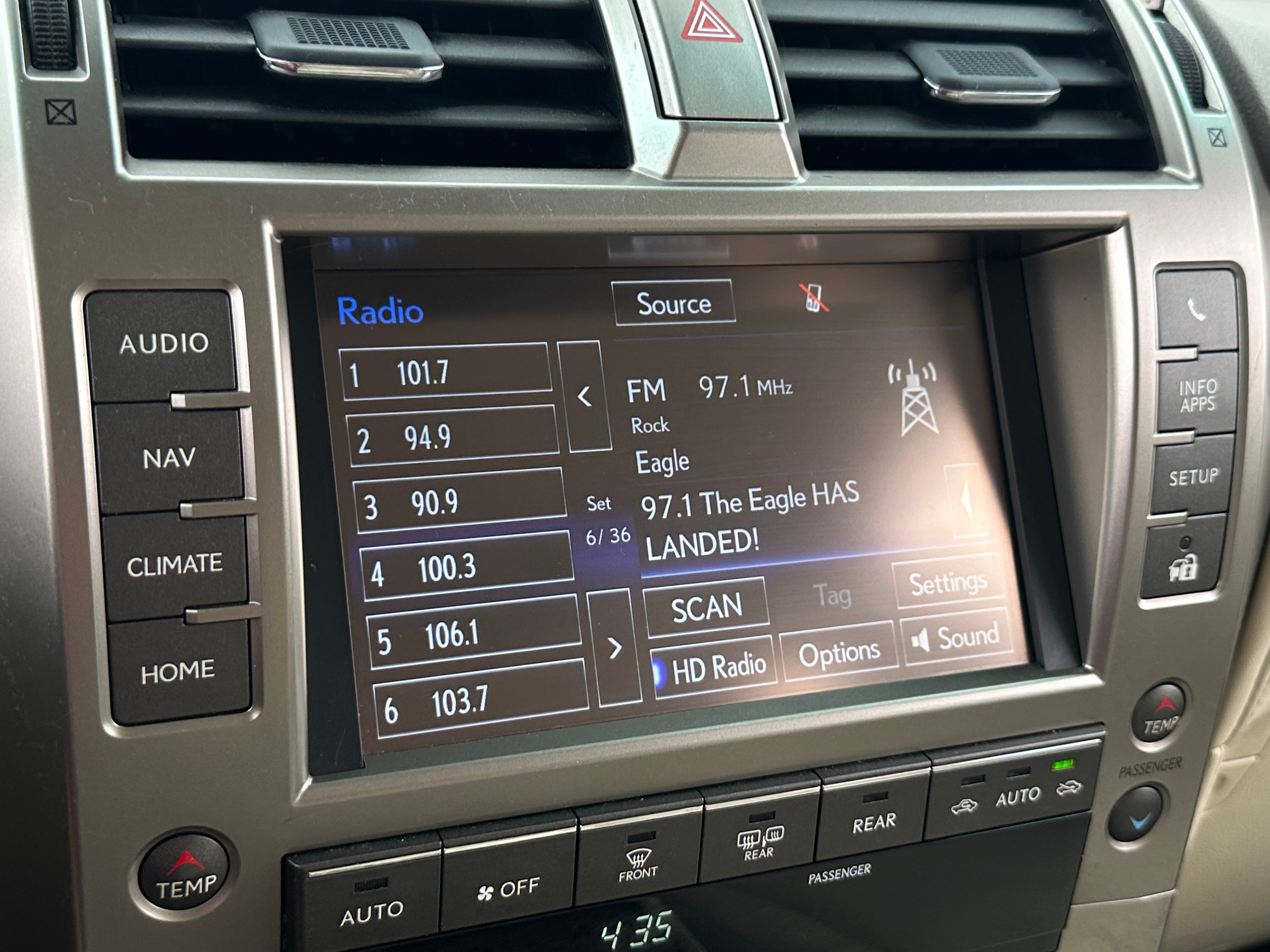 Thumbnail: 2015 Lexus GX - 3