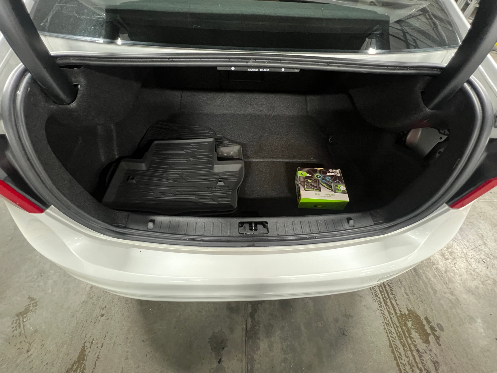 Thumbnail: 2015 Volvo S60 - 6