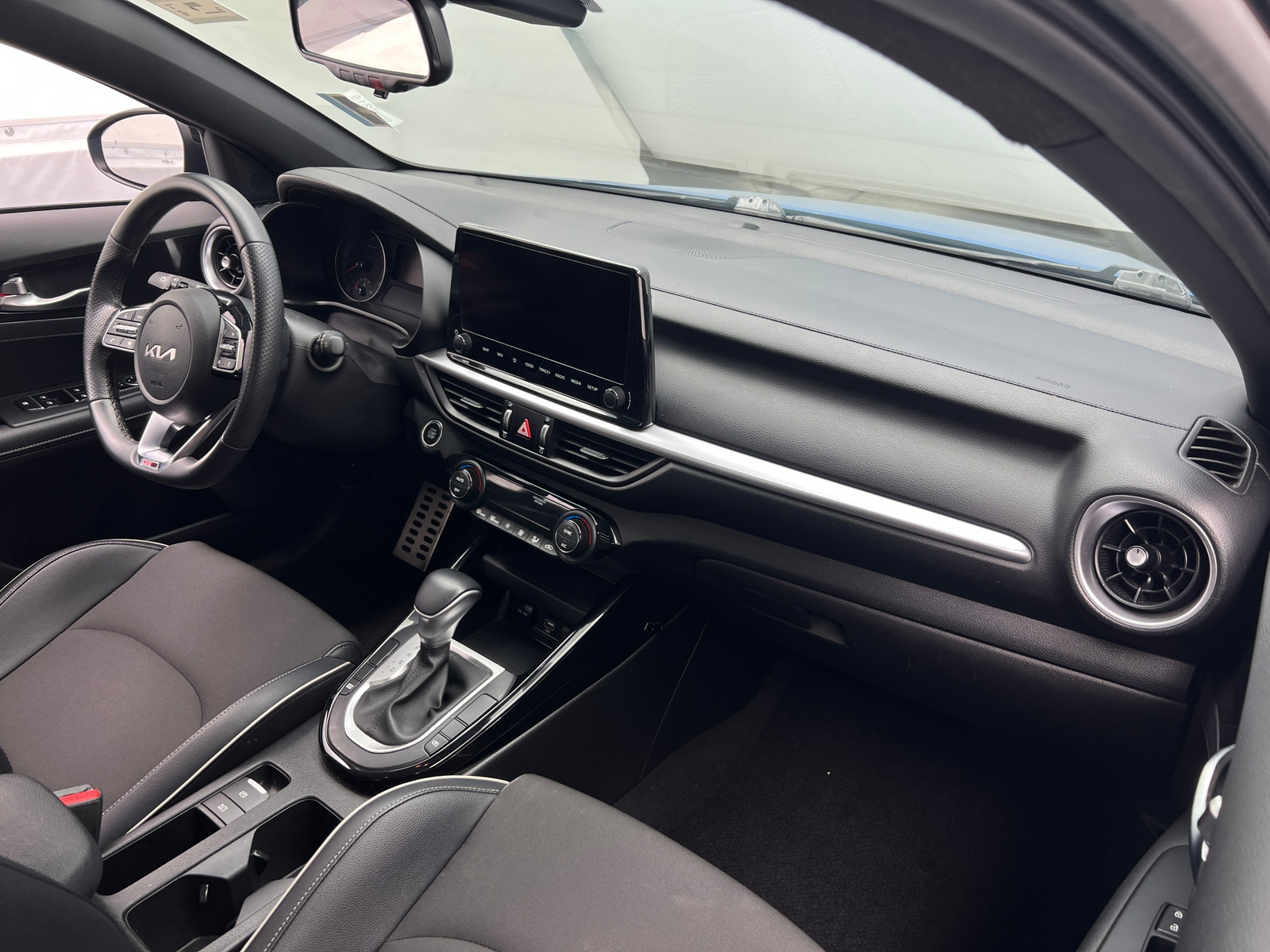 Thumbnail: 2023 Kia Forte - 3