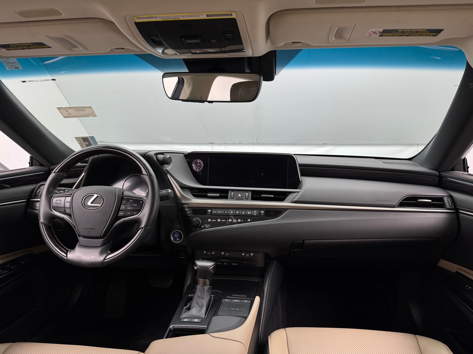Thumbnail: 2020 Lexus ES - 2
