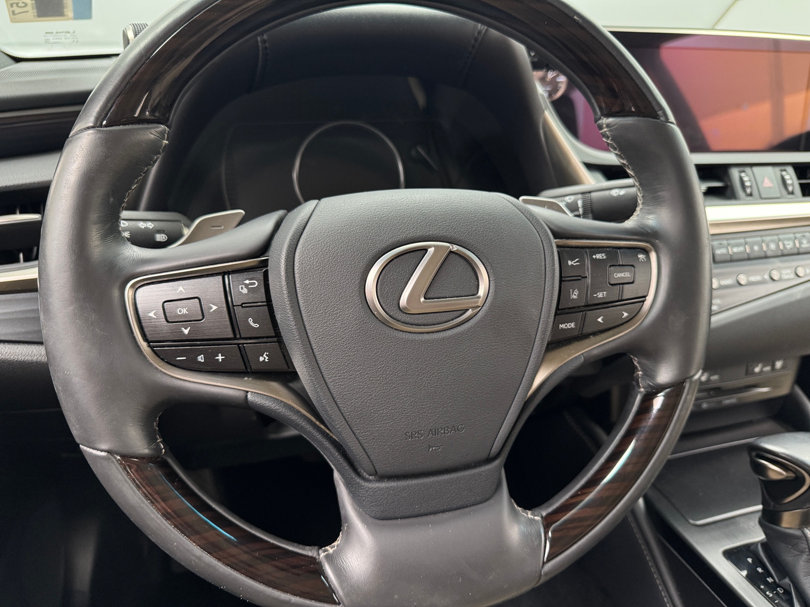 Thumbnail: 2020 Lexus ES - 4