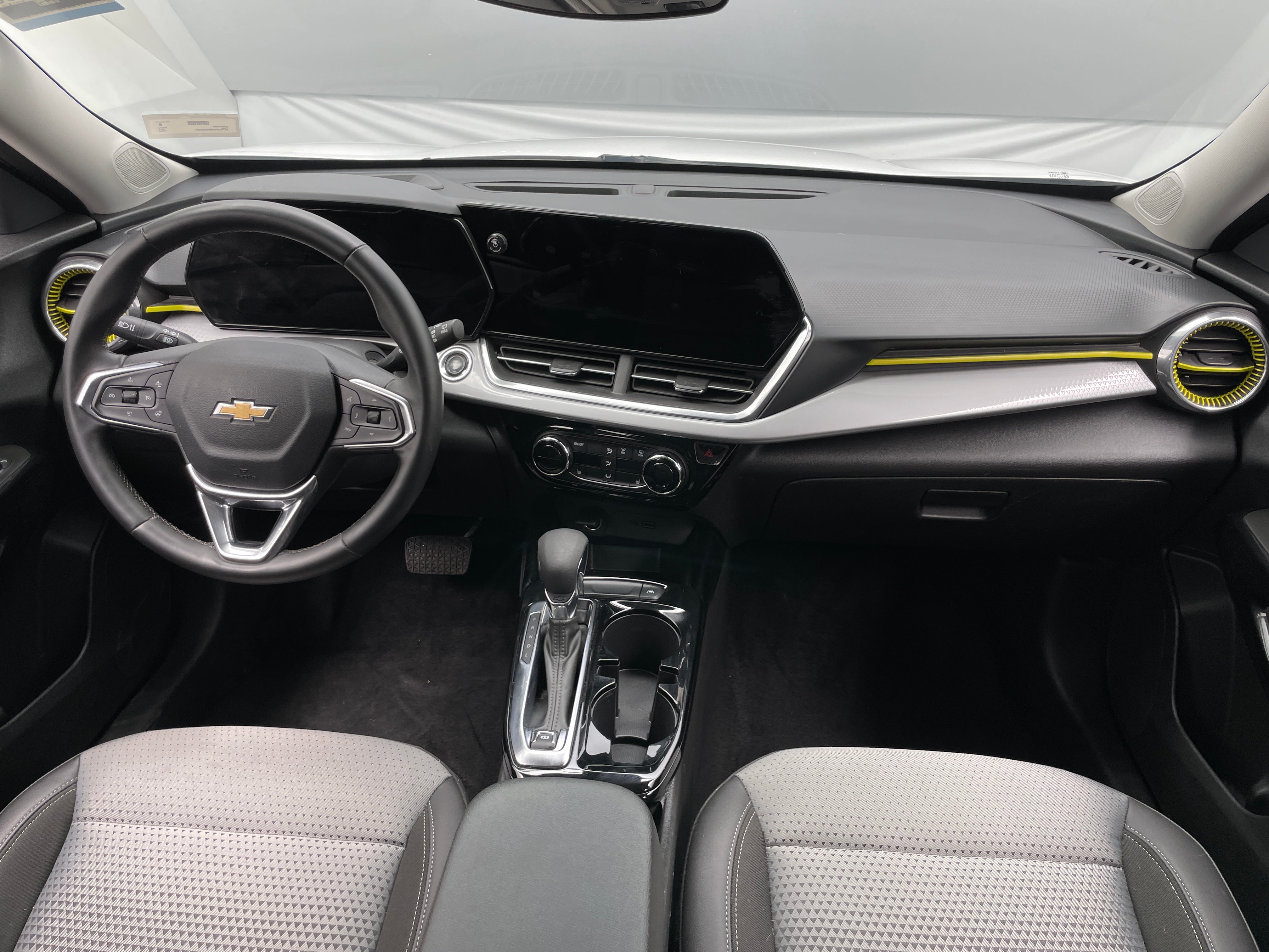 Thumbnail: 2024 Chevrolet Trax - 3