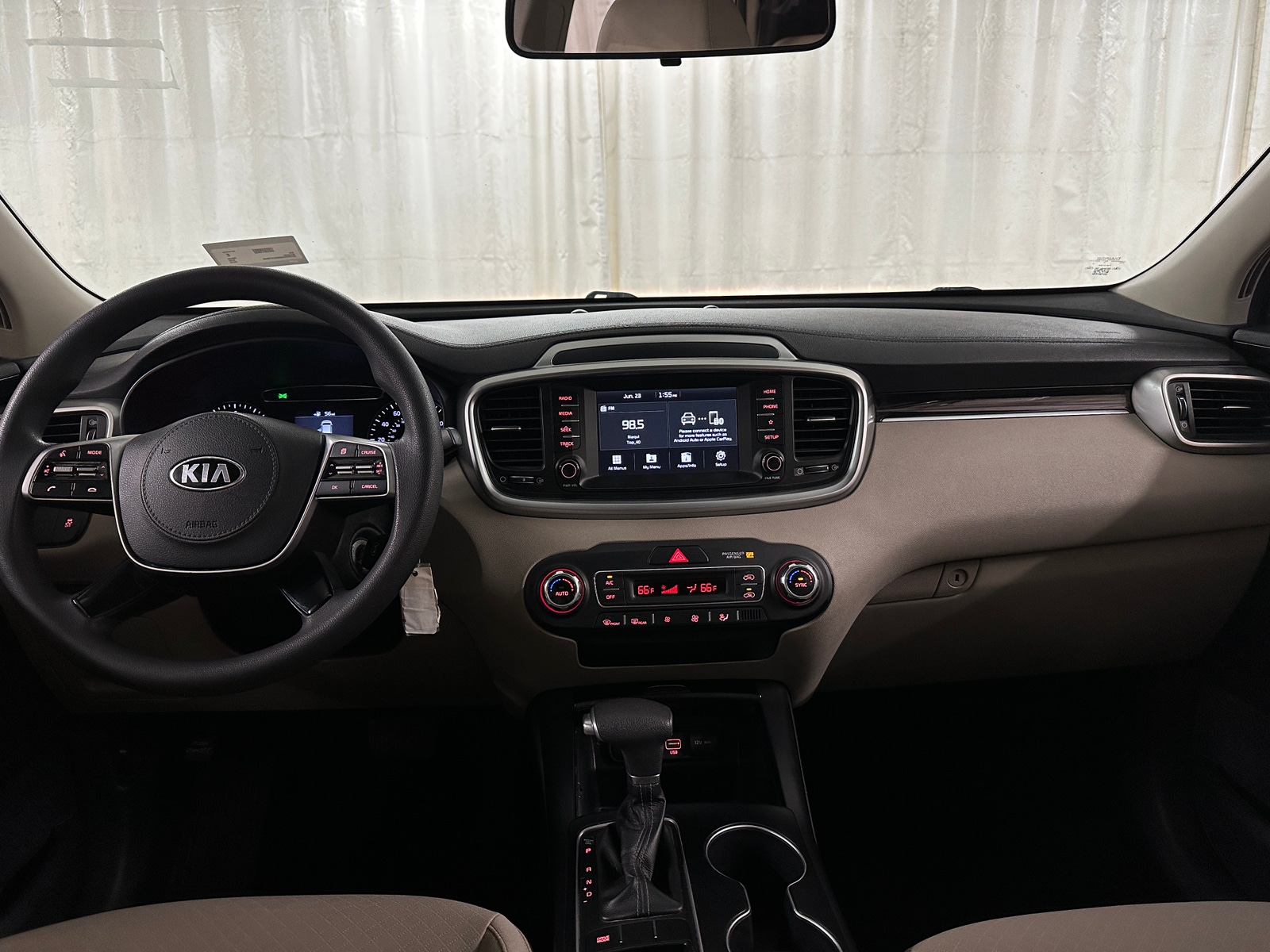Thumbnail: 2019 Kia Sorento - 3