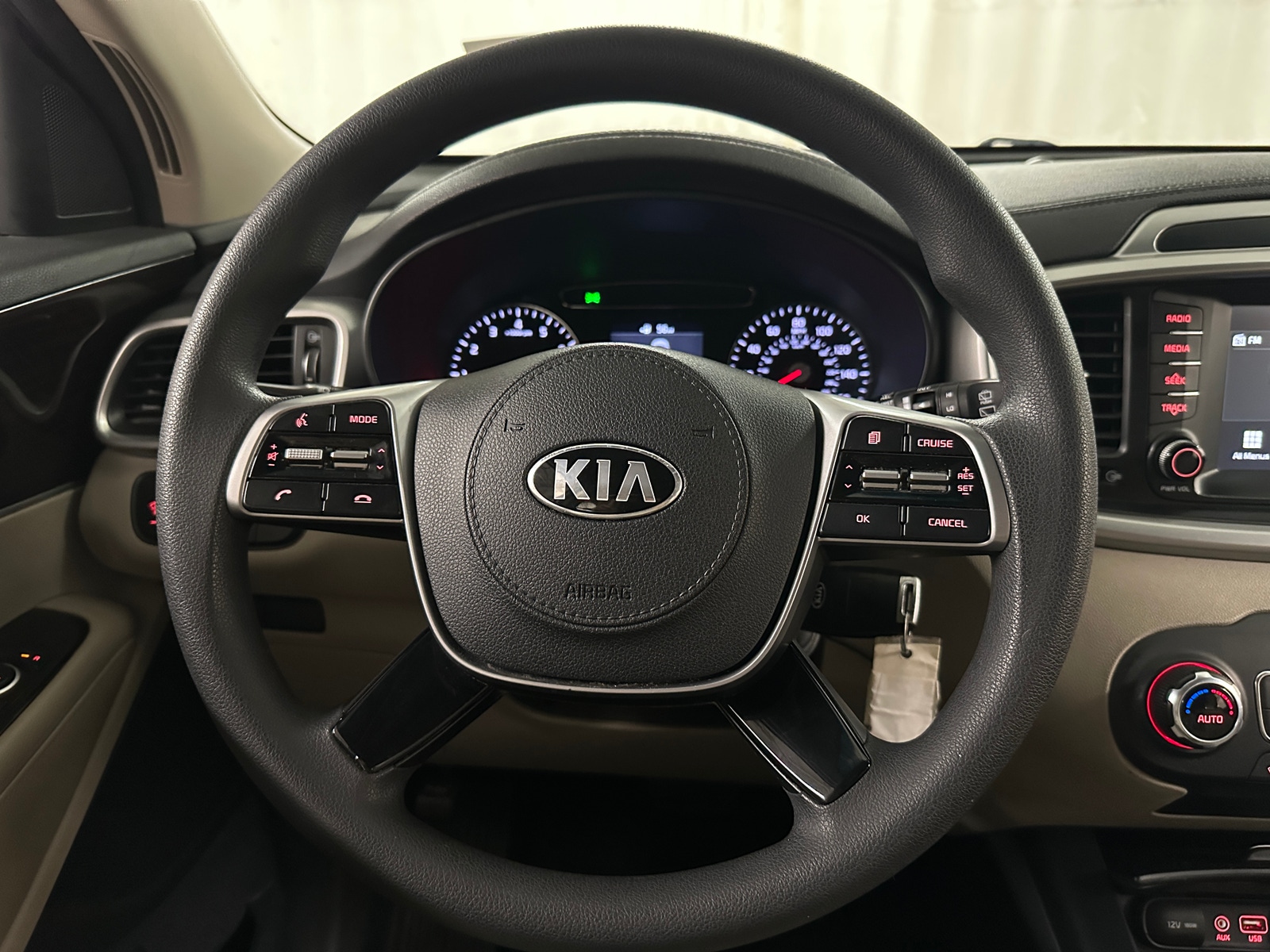 Thumbnail: 2019 Kia Sorento - 5