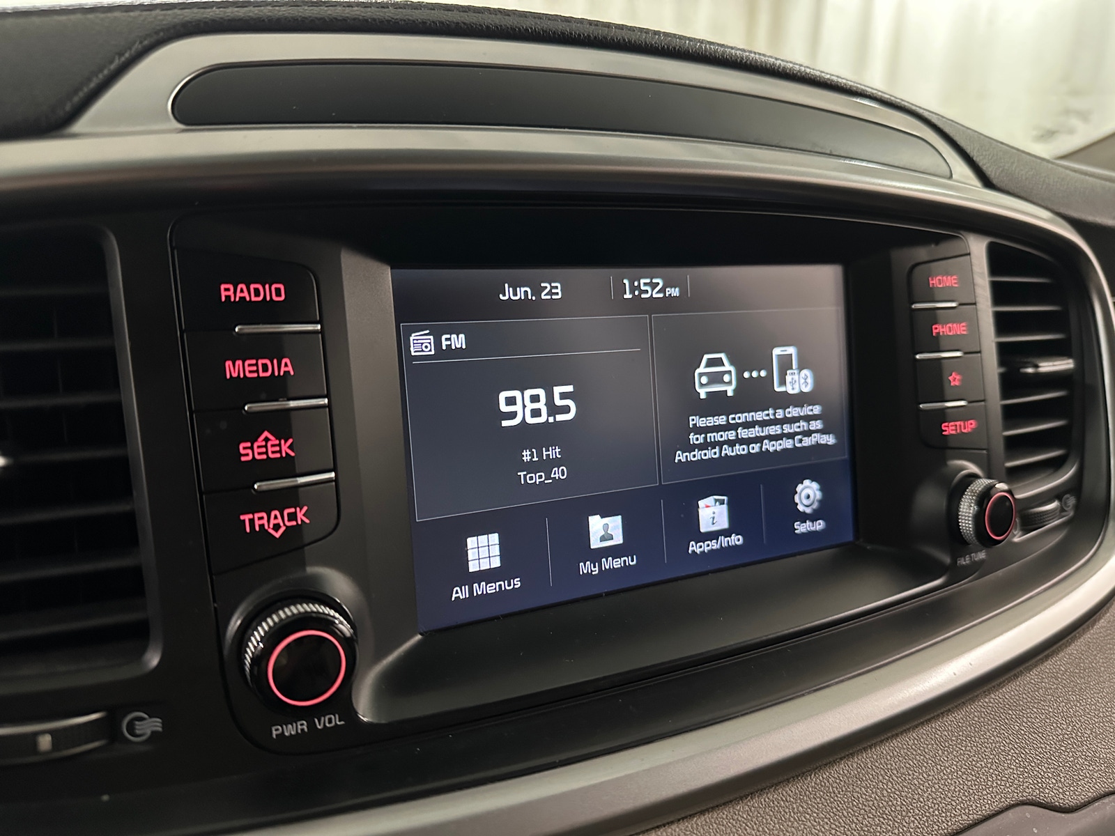 Thumbnail: 2019 Kia Sorento - 4