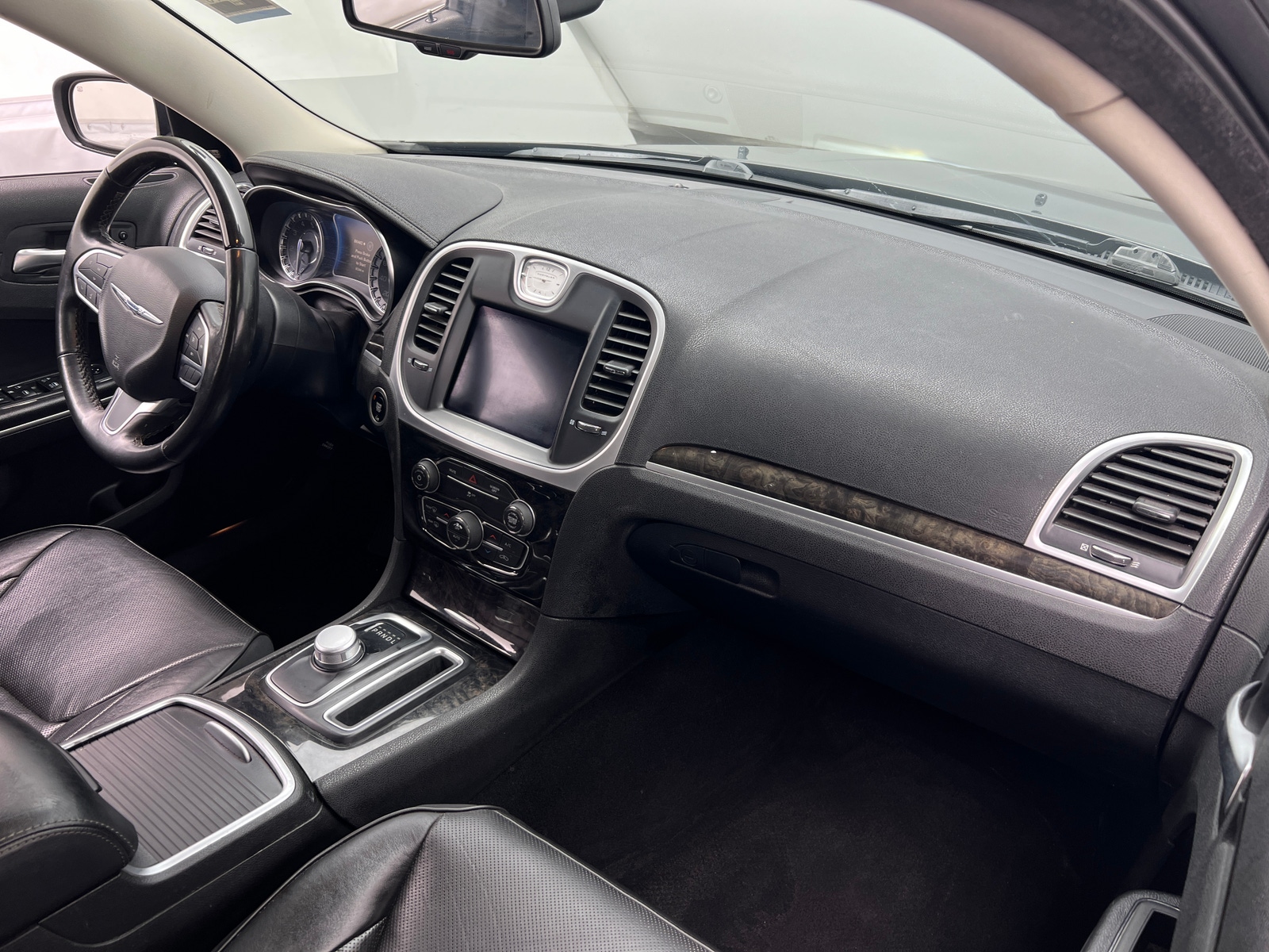 Thumbnail: 2019 Chrysler 300 - 2