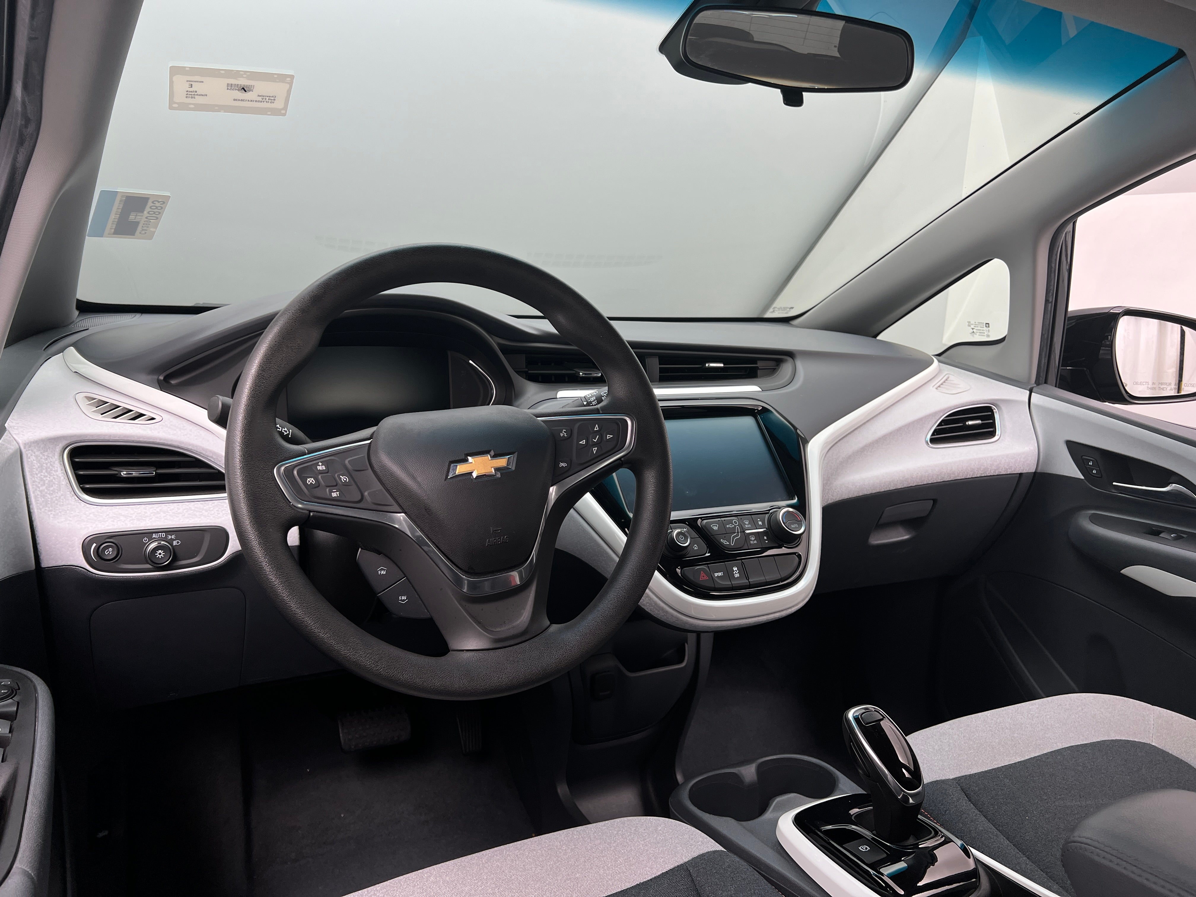 Thumbnail: 2019 Chevrolet Bolt EV - 3