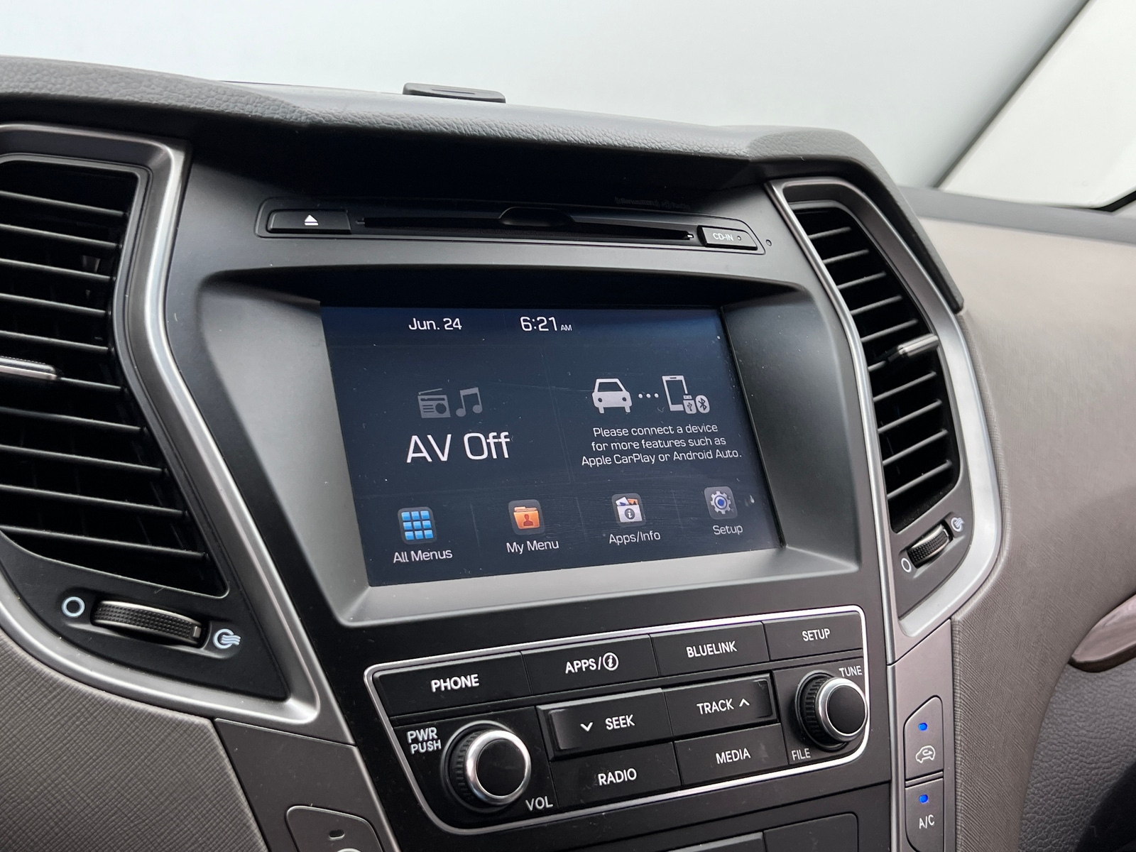 Thumbnail: 2018 Hyundai Santa Fe - 4