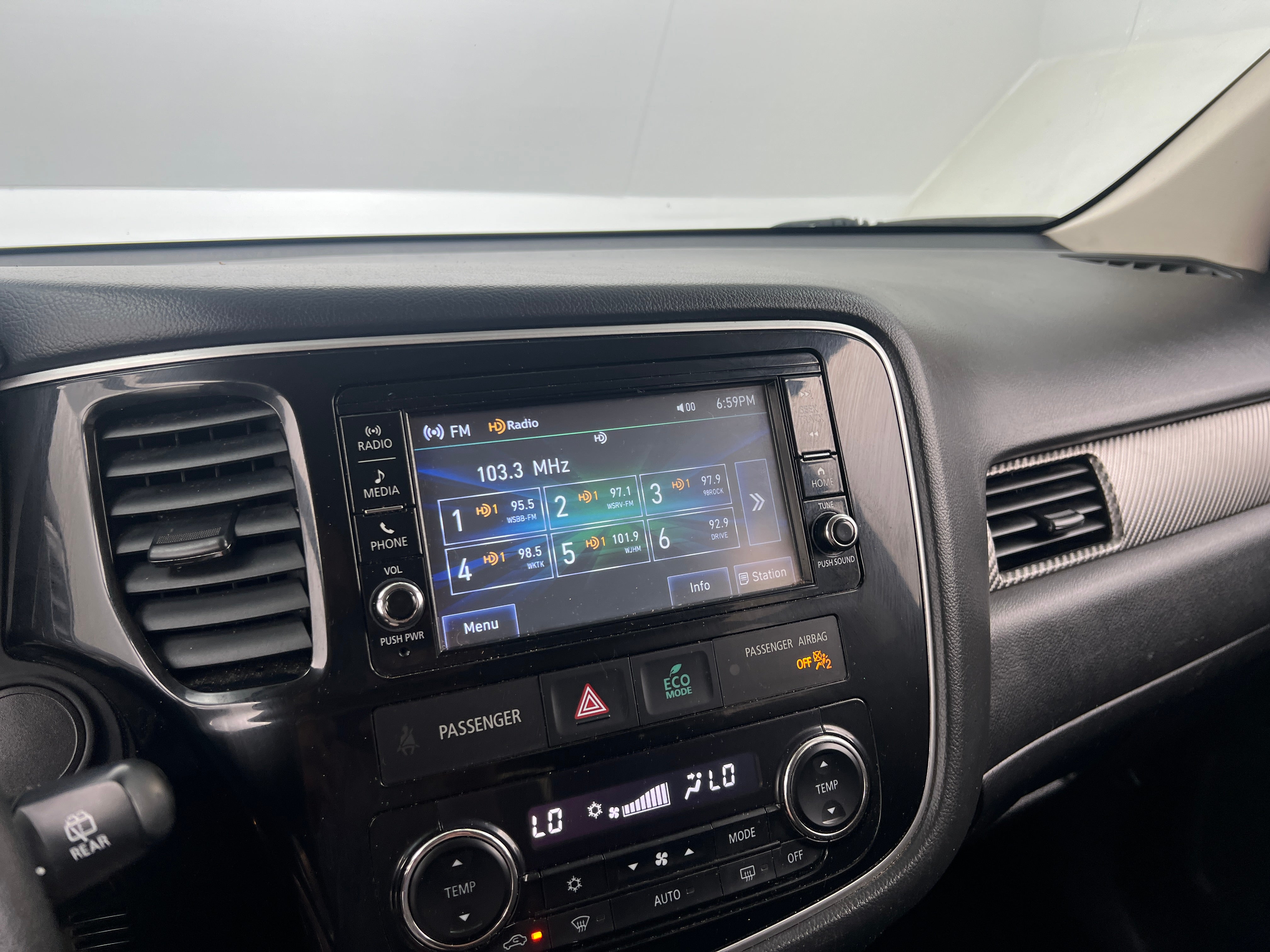 Thumbnail: 2018 Mitsubishi Outlander - 4