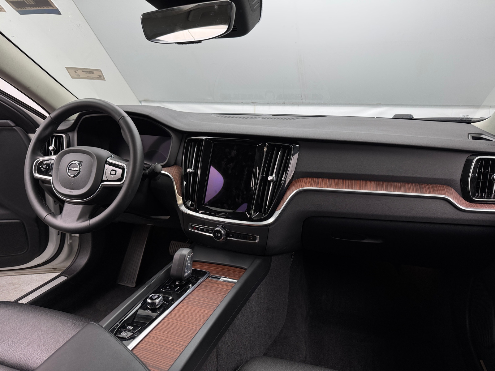 Thumbnail: 2024 Volvo S60 - 2