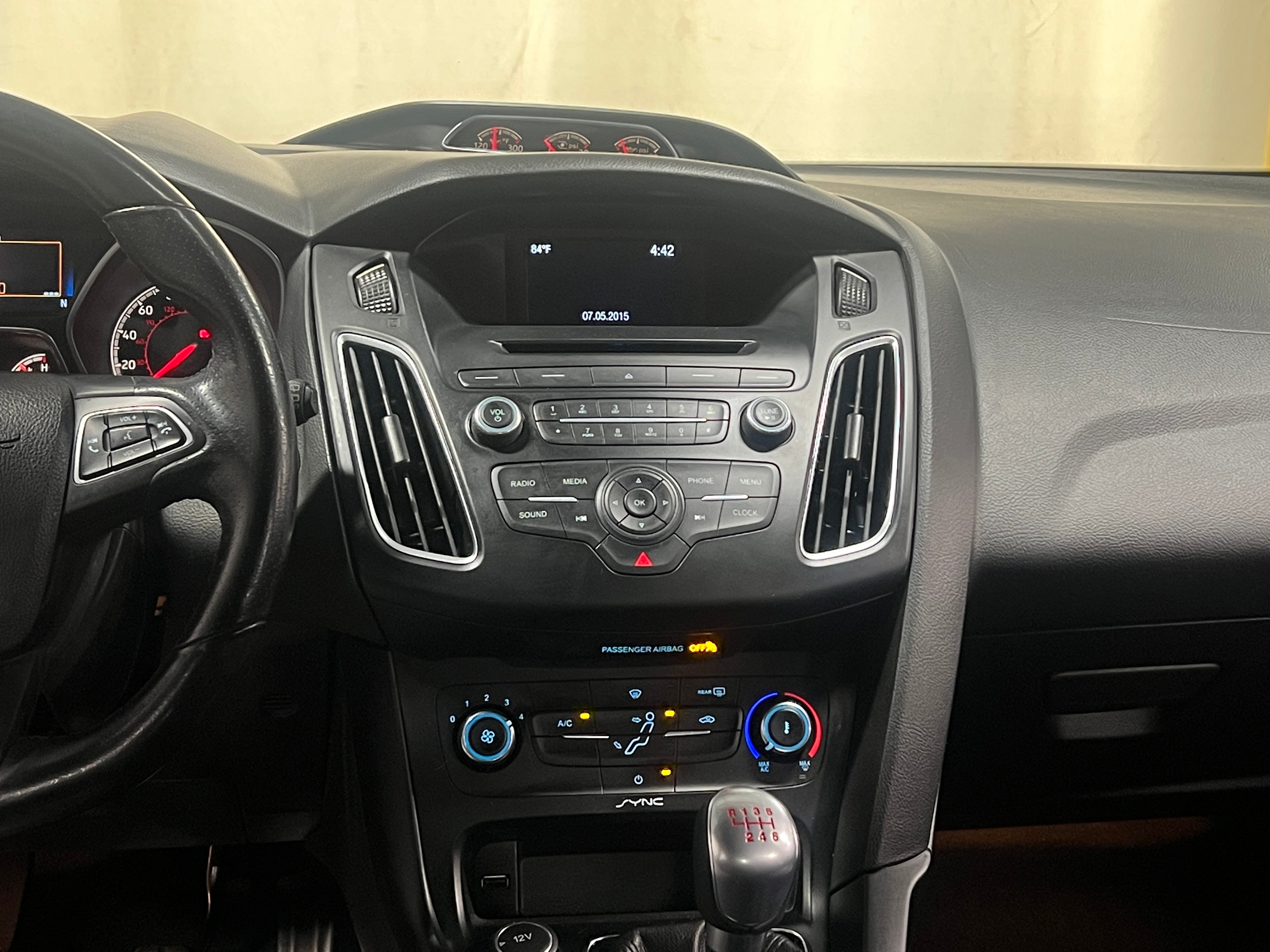 Thumbnail: 2015 Ford Focus - 4