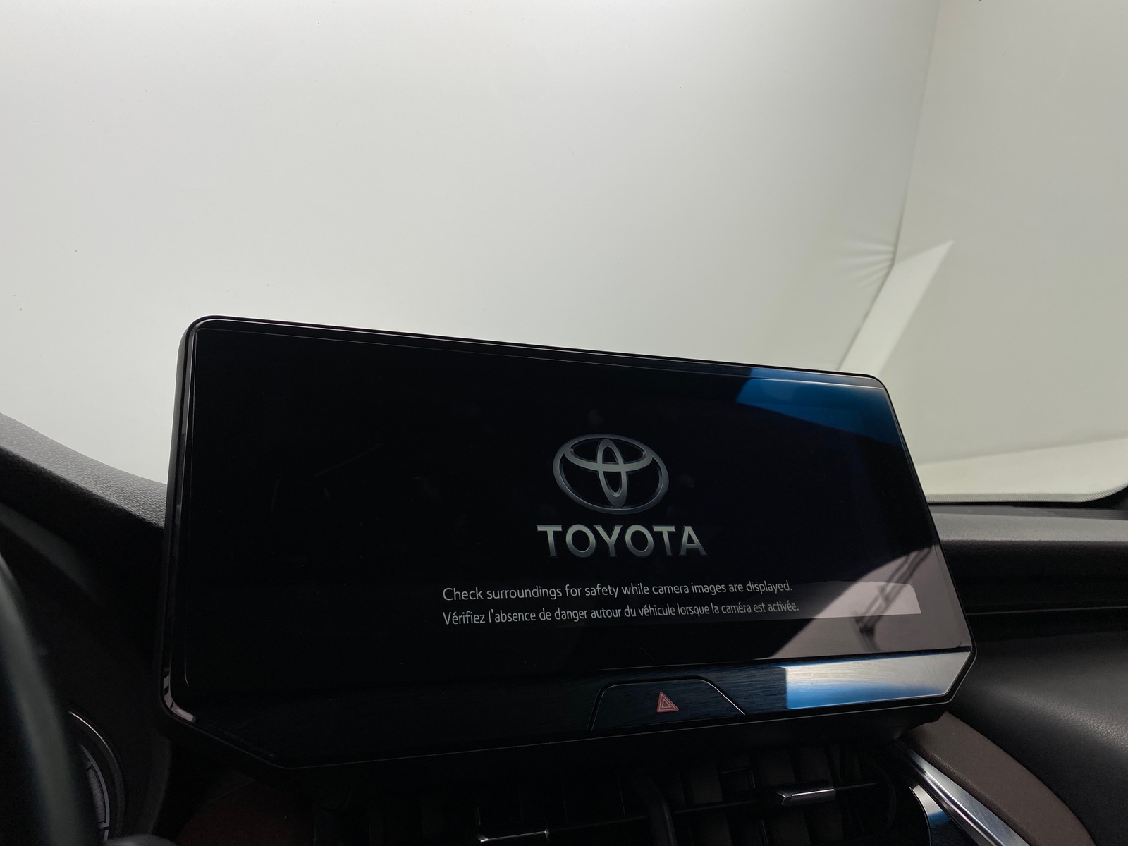 Thumbnail: 2022 Toyota Venza - 4
