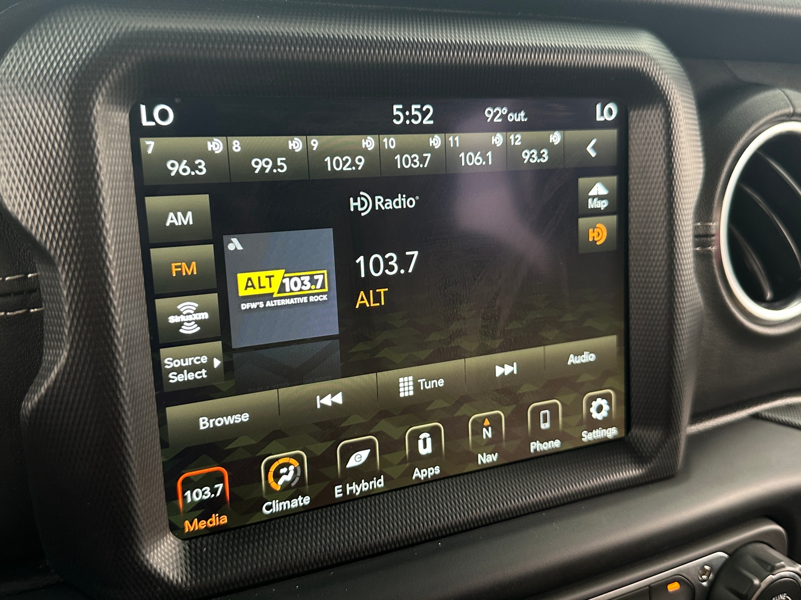 Thumbnail: 2021 Jeep Wrangler - 3