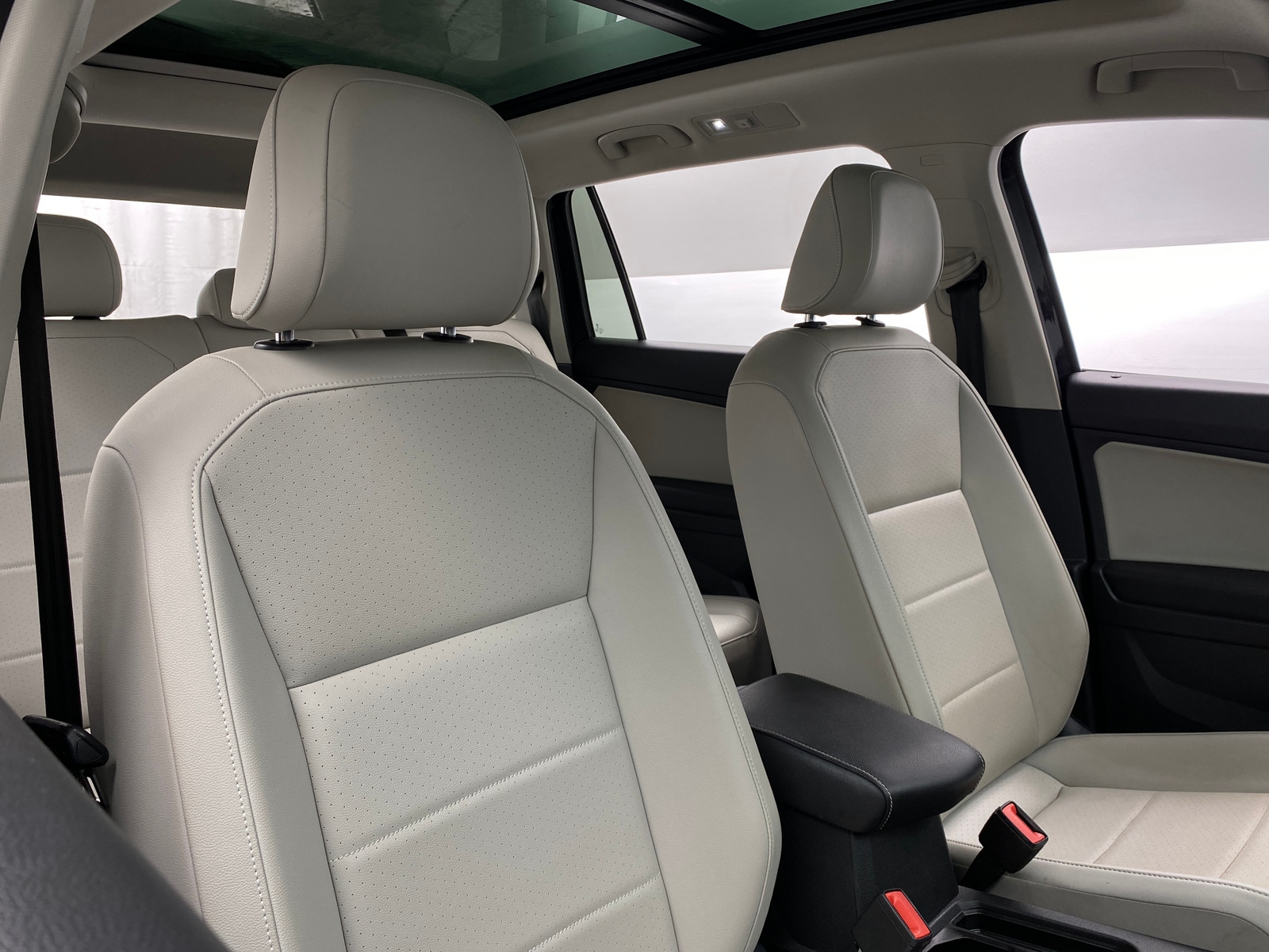 Thumbnail: 2021 Volkswagen Tiguan - 2