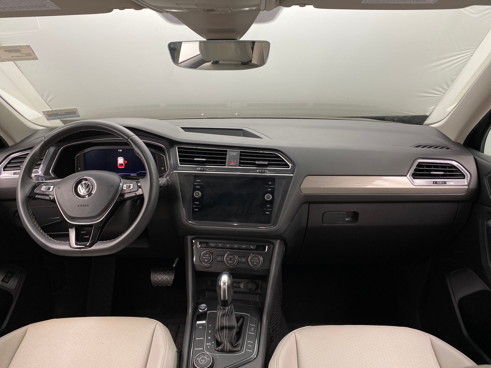 Thumbnail: 2021 Volkswagen Tiguan - 3