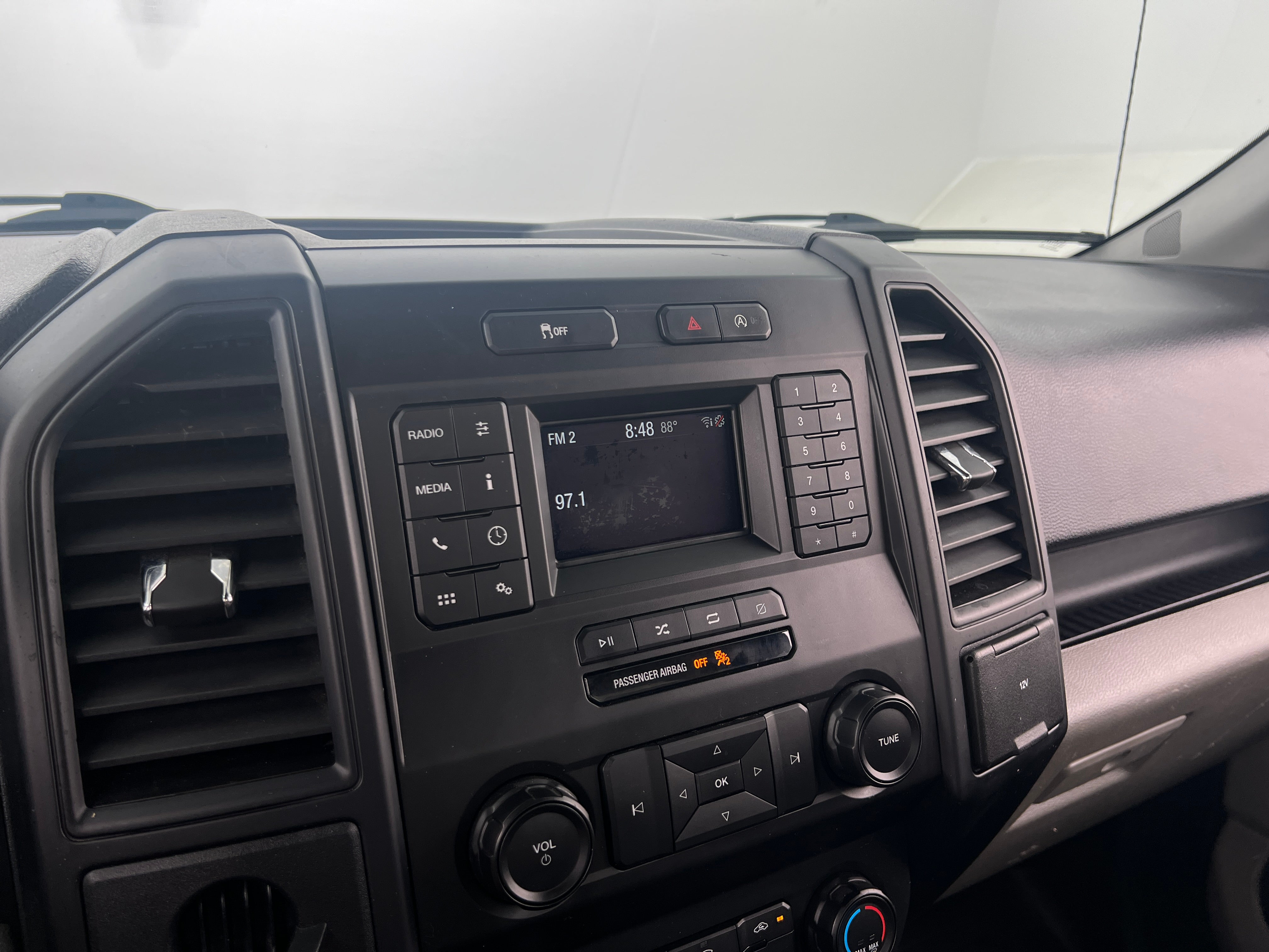 Thumbnail: 2019 Ford Econoline - 3