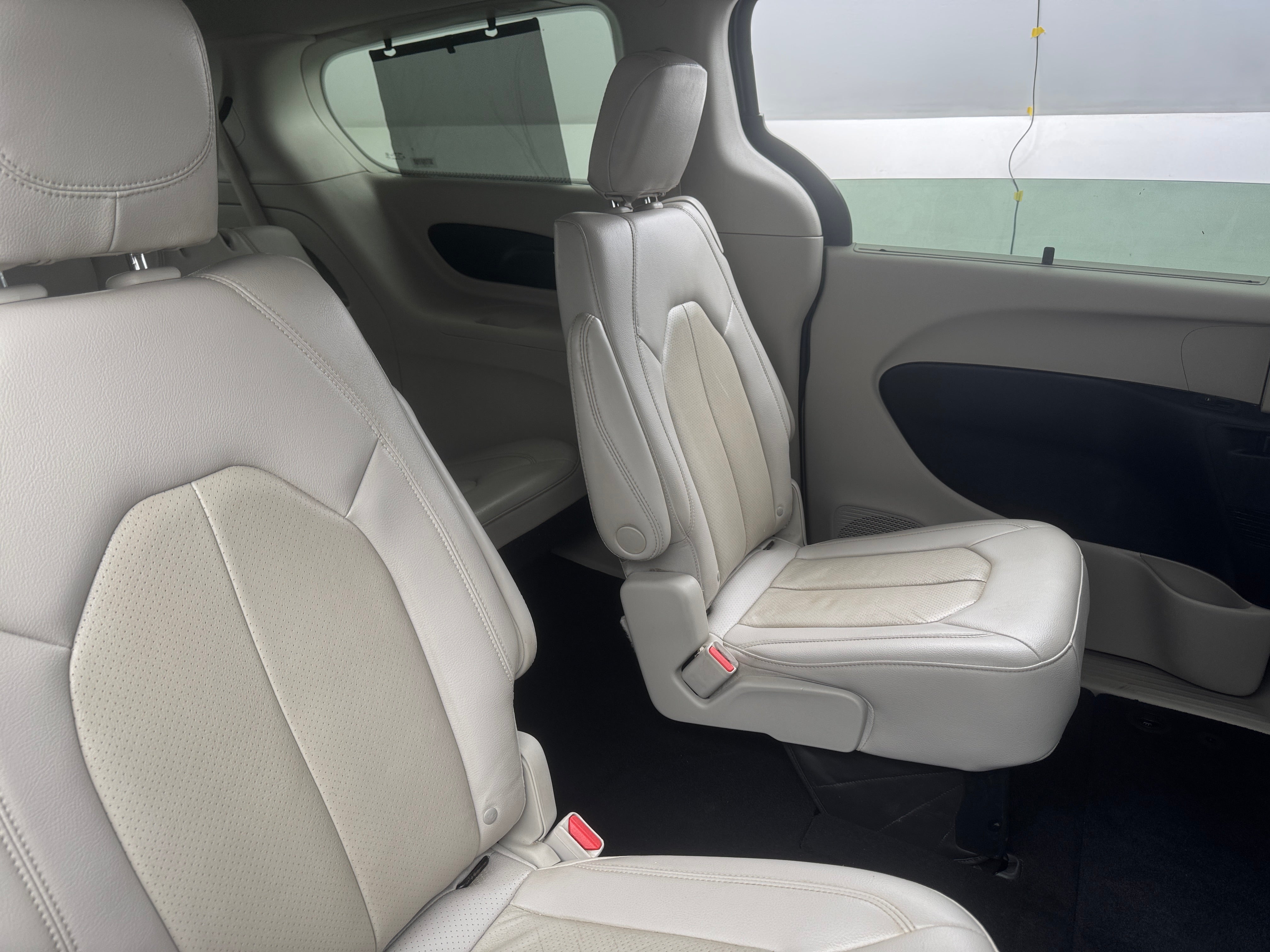 Thumbnail: 2021 Chrysler Pacifica - 5