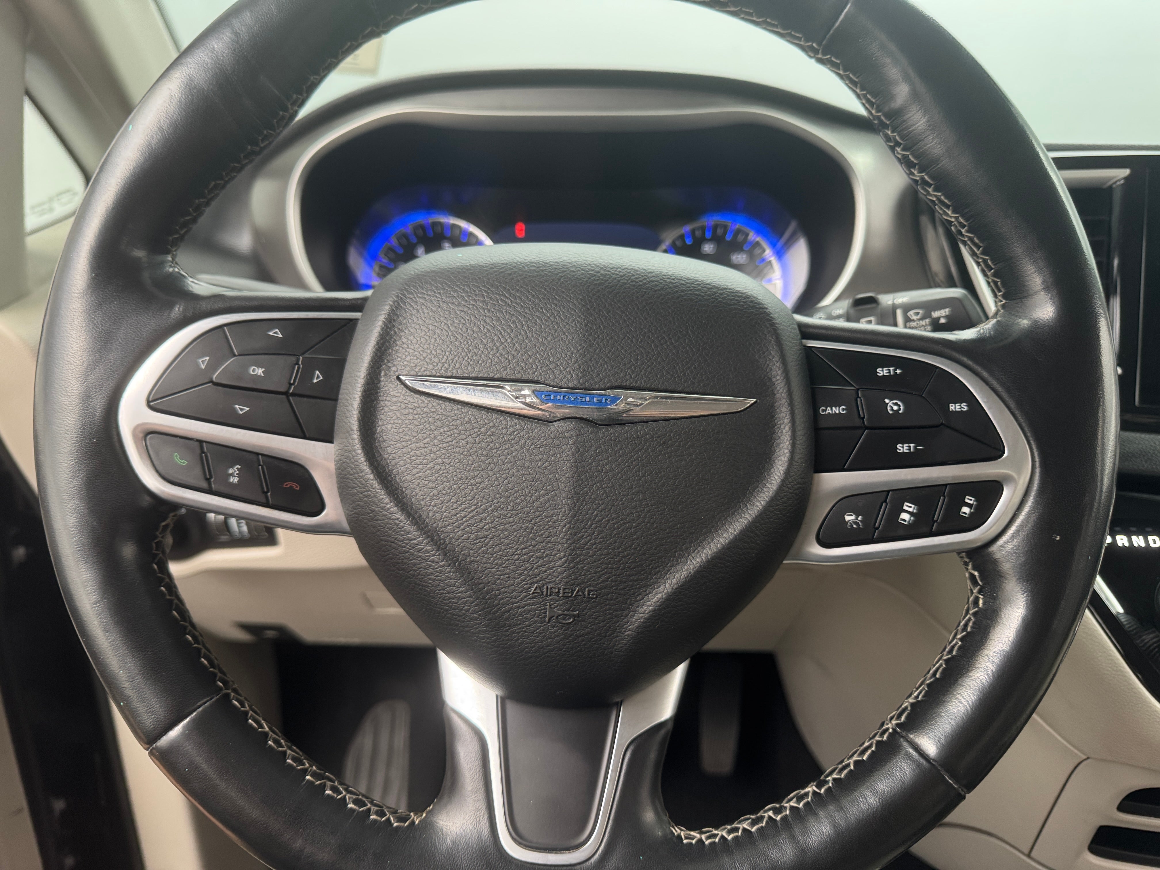 Thumbnail: 2021 Chrysler Pacifica - 4