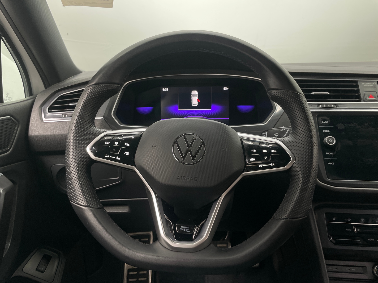 Thumbnail: 2022 Volkswagen Tiguan - 4