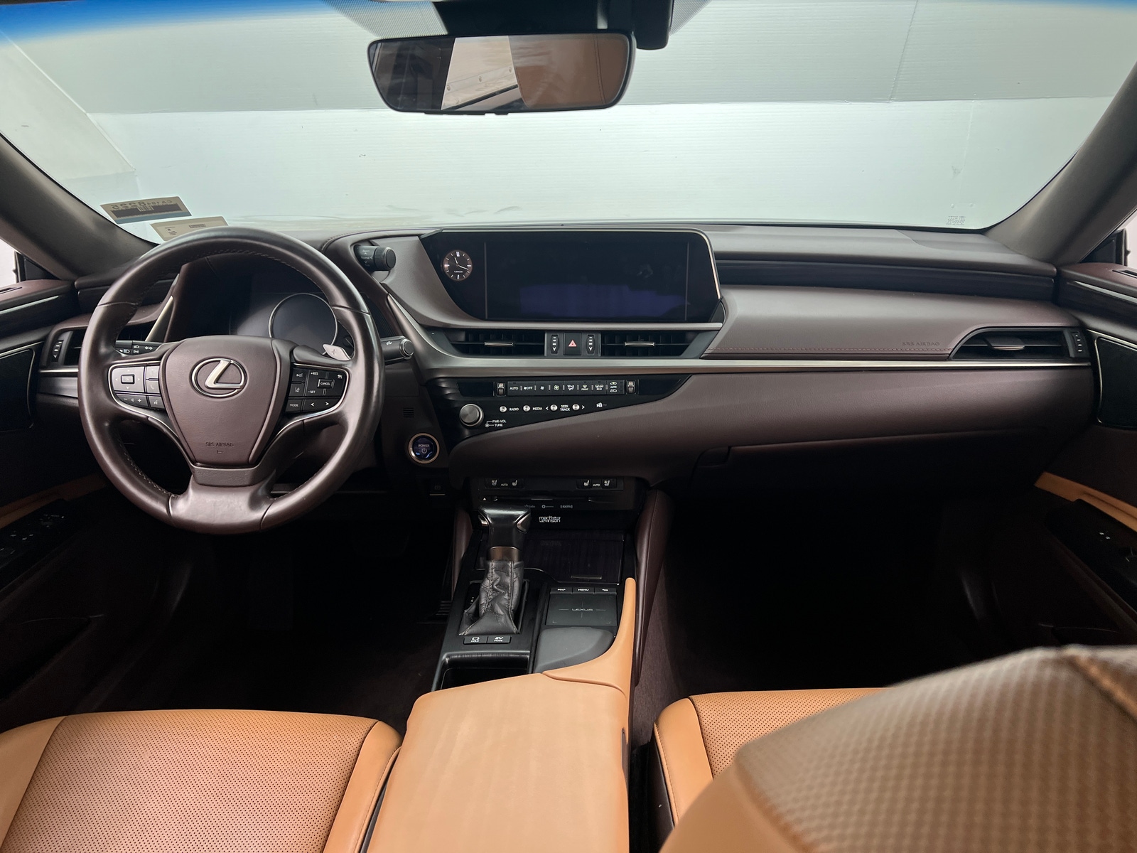 Thumbnail: 2021 Lexus ES - 2