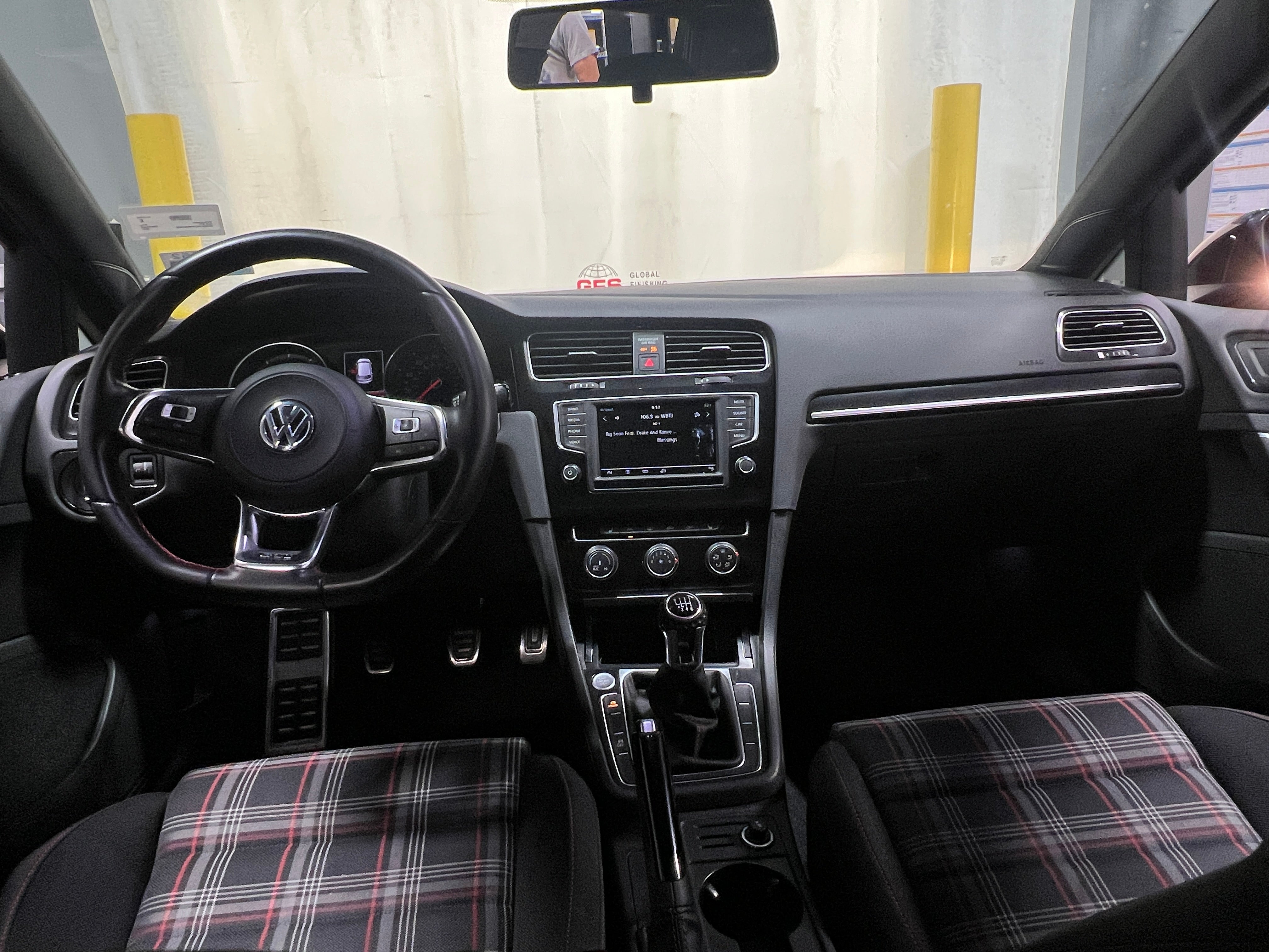 Thumbnail: 2017 Volkswagen Golf - 3