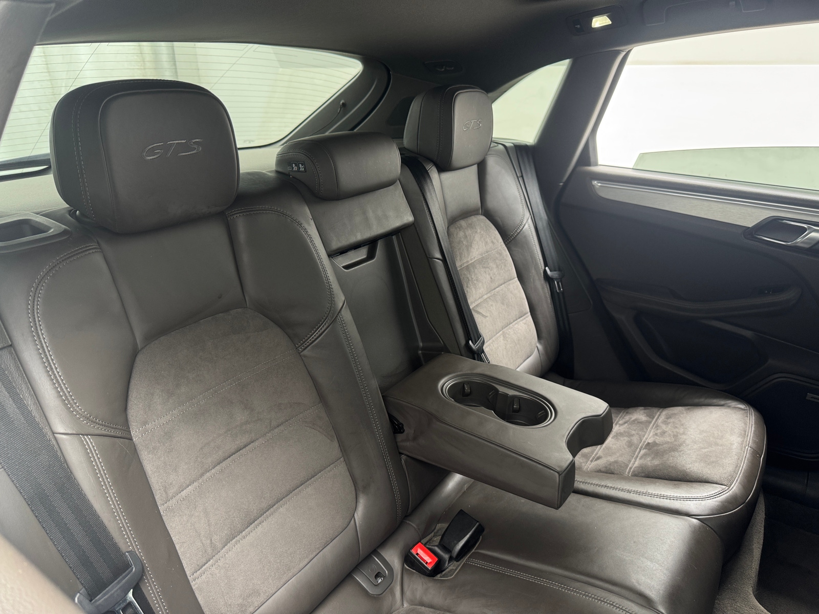 Thumbnail: 2017 Porsche Macan - 6