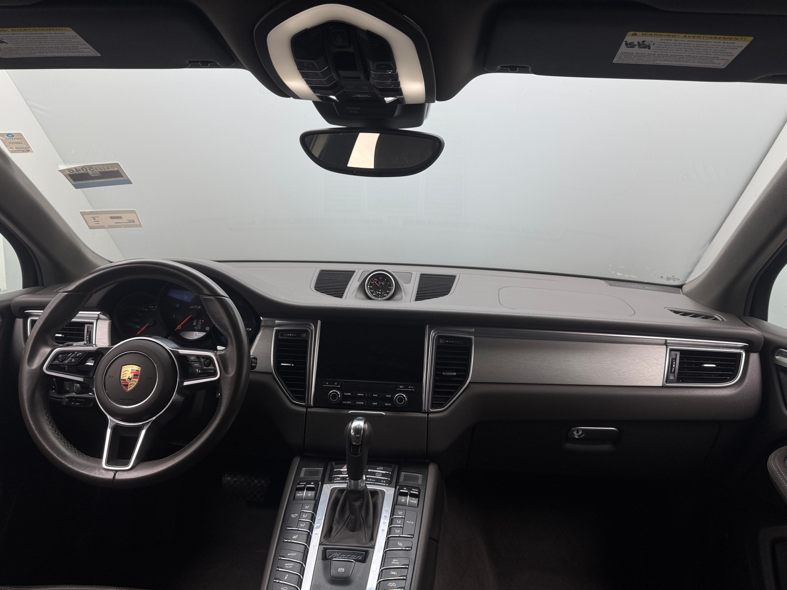 Thumbnail: 2017 Porsche Macan - 3