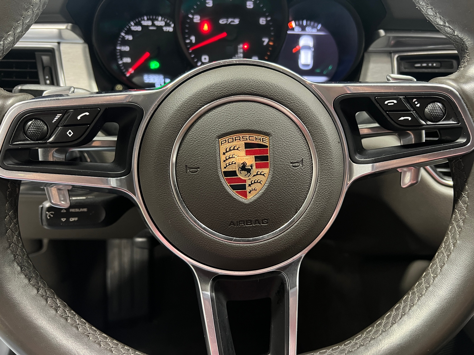 Thumbnail: 2017 Porsche Macan - 5