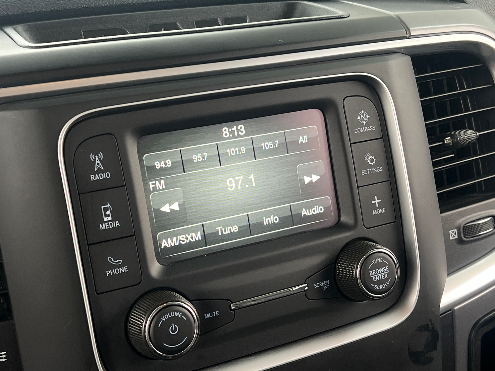 Thumbnail: 2024 RAM 1500 Classic - 4