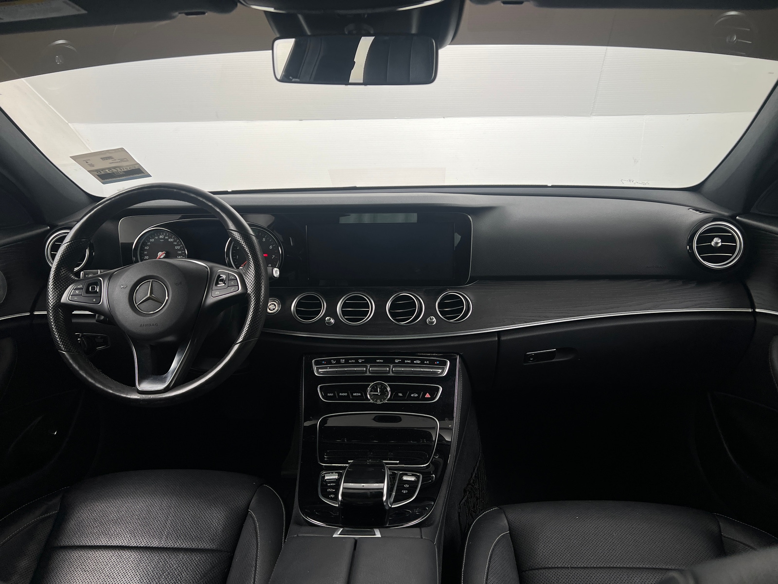 Thumbnail: 2017 Mercedes-Benz E-Class - 3