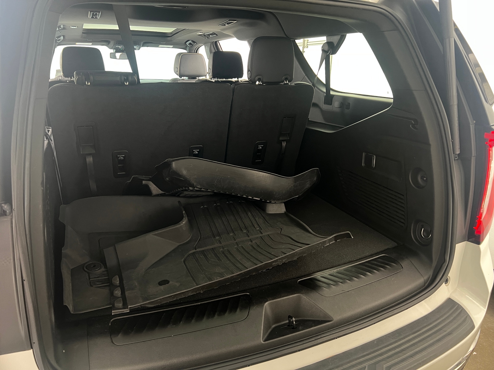 Thumbnail: 2023 GMC Yukon XL - 6
