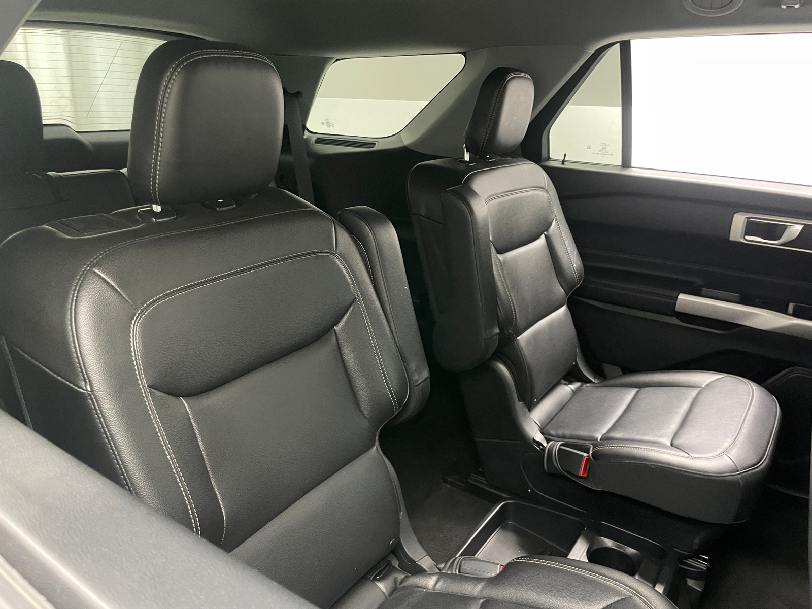 Thumbnail: 2021 Ford Explorer - 6