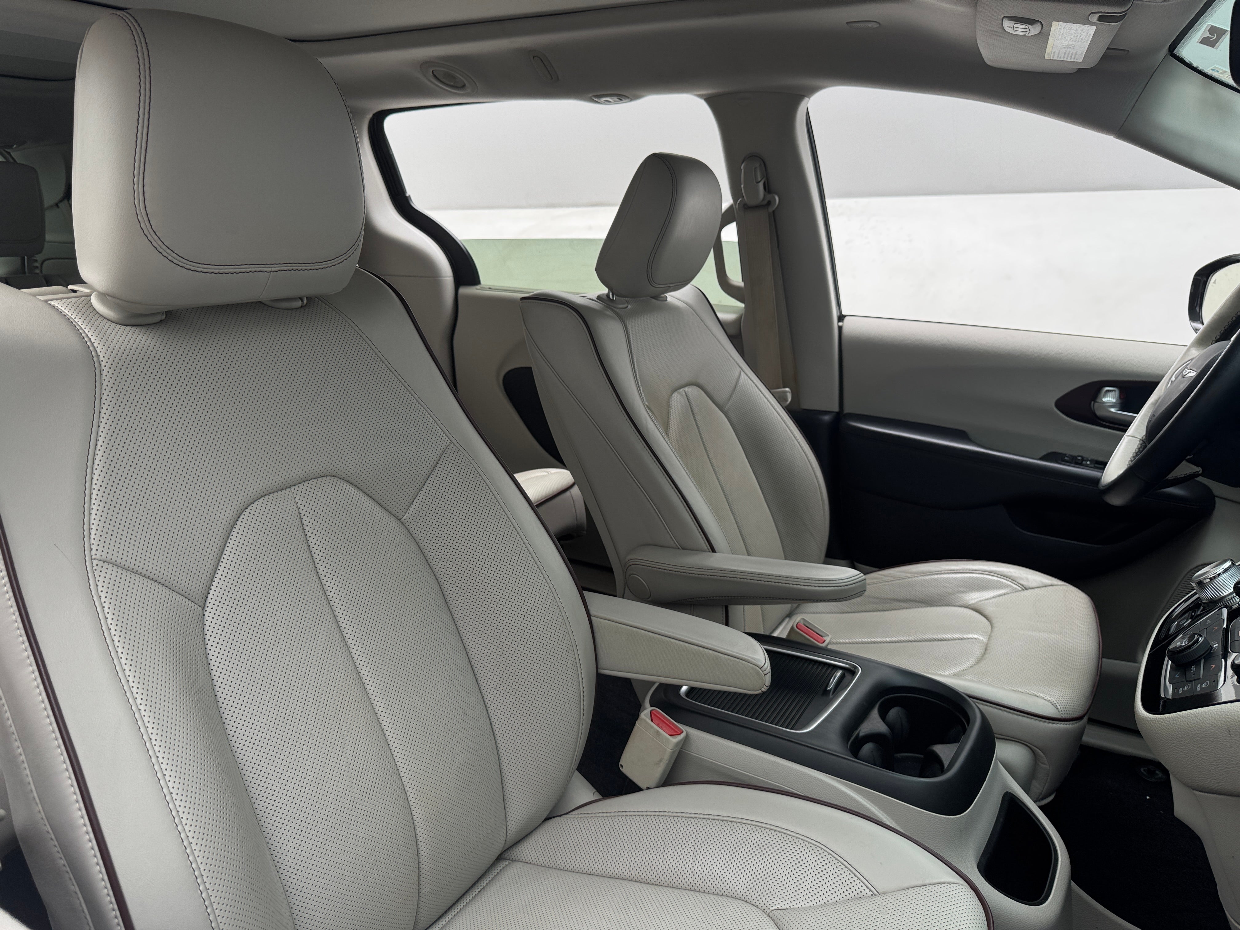 Thumbnail: 2017 Chrysler Pacifica - 2