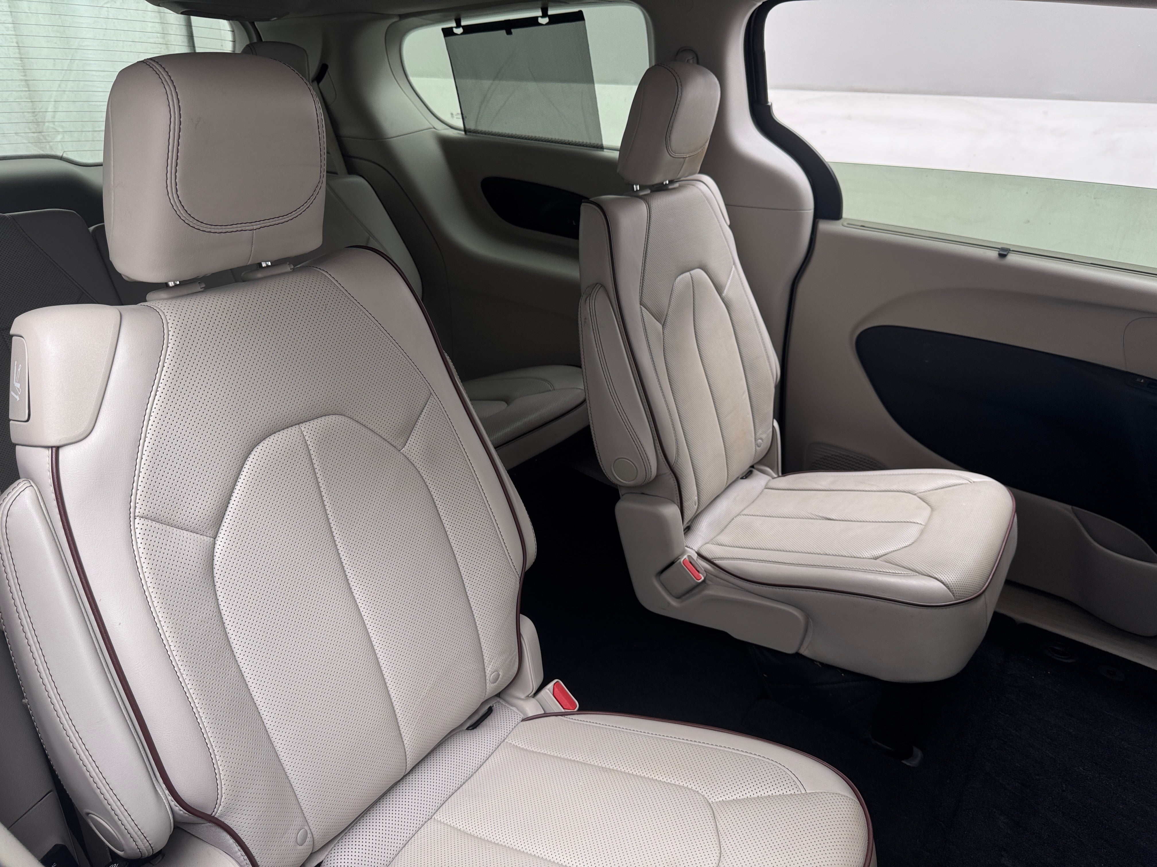 Thumbnail: 2017 Chrysler Pacifica - 6