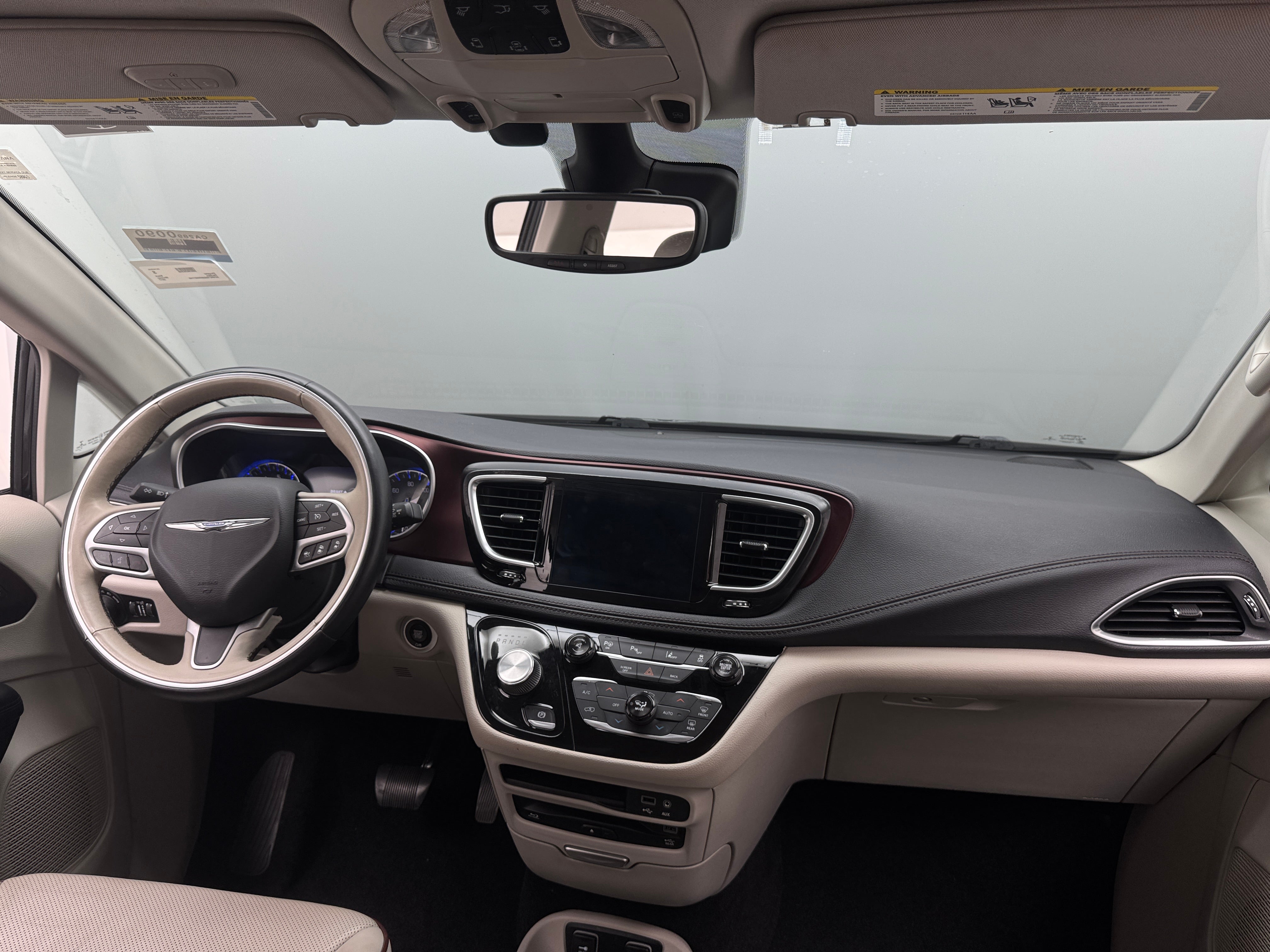 Thumbnail: 2017 Chrysler Pacifica - 3