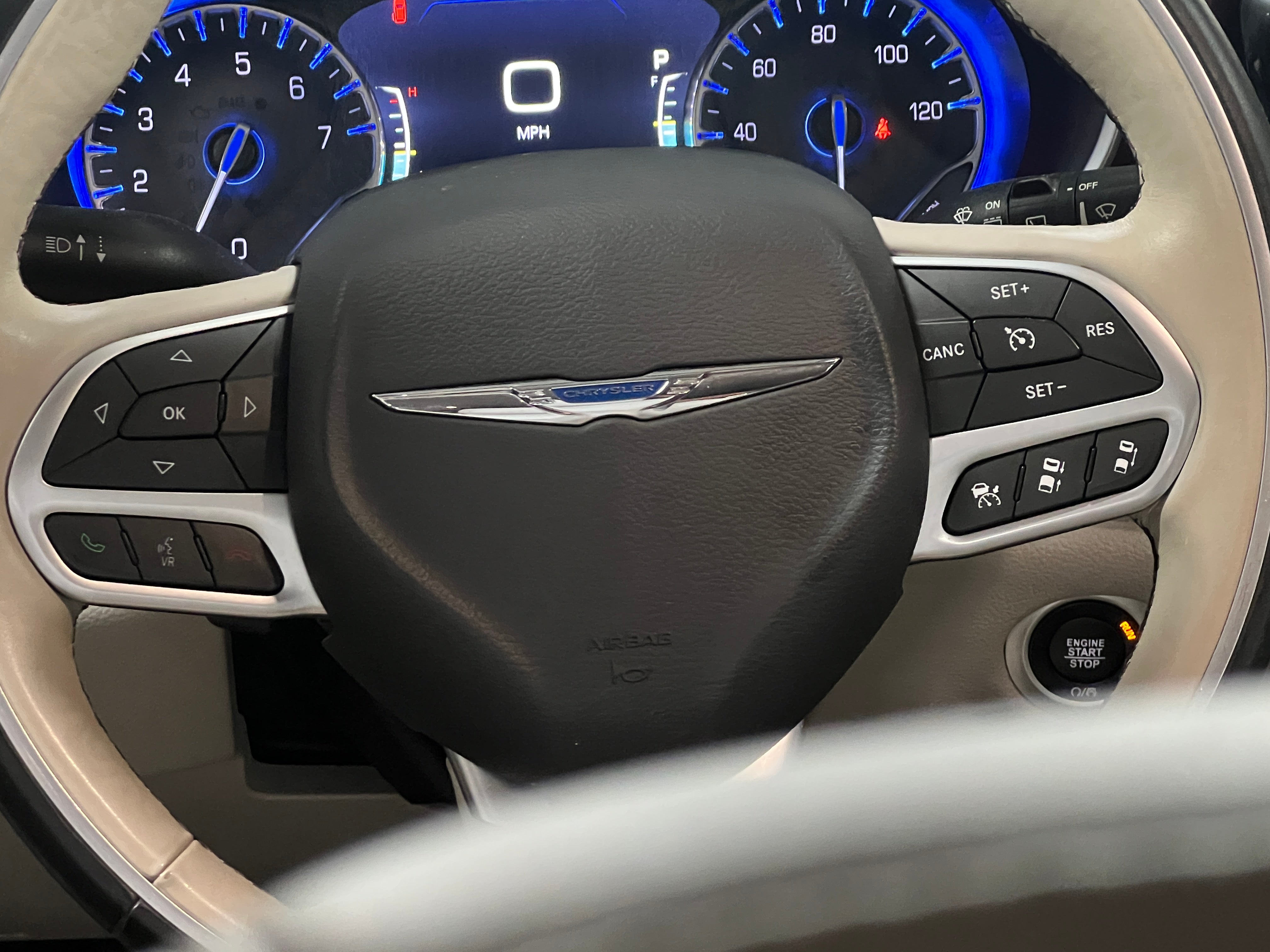 Thumbnail: 2017 Chrysler Pacifica - 5