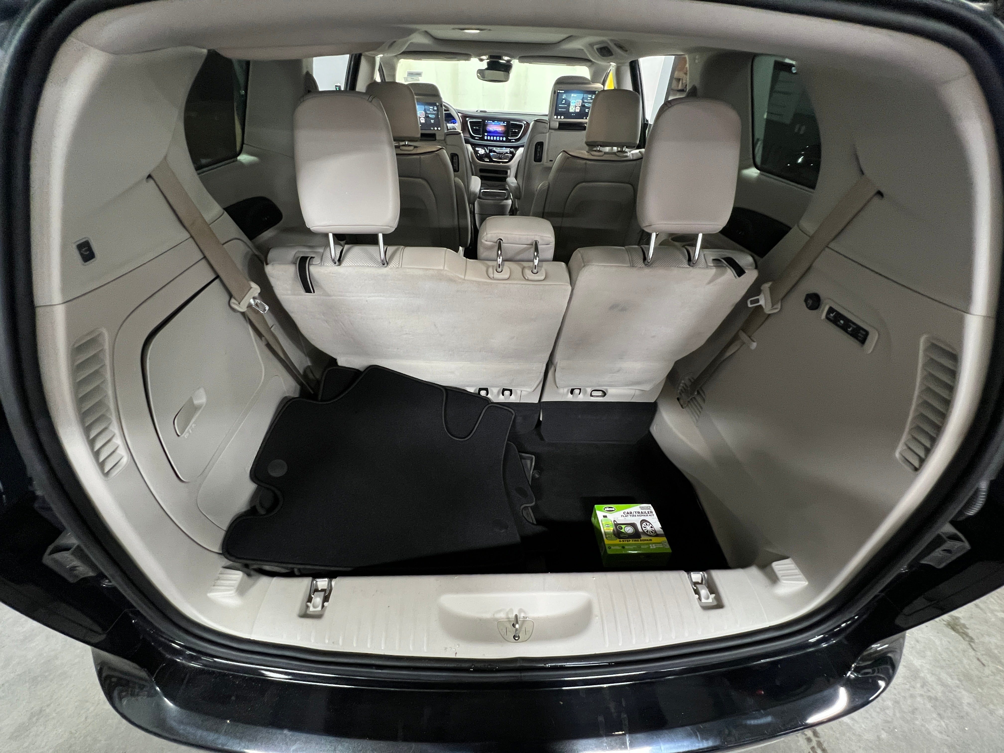 Thumbnail: 2017 Chrysler Pacifica - 7