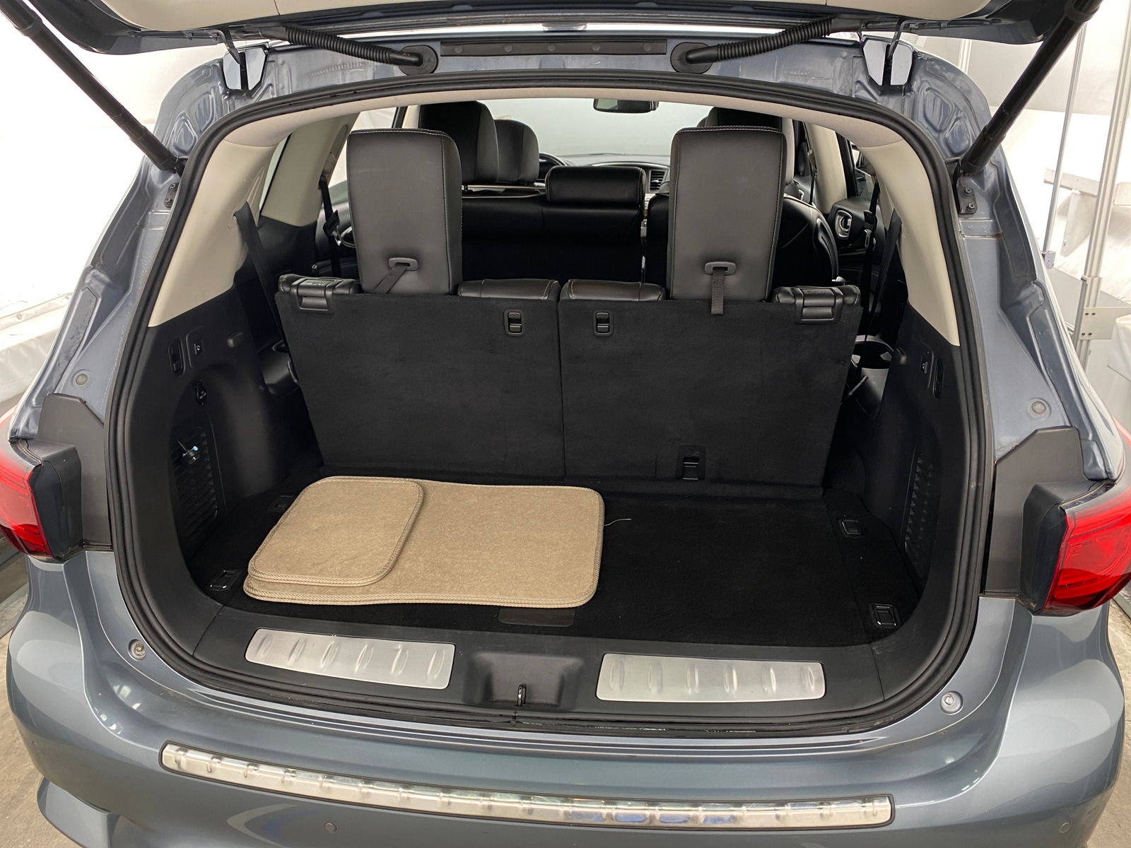Thumbnail: 2016 INFINITI QX60 - 6