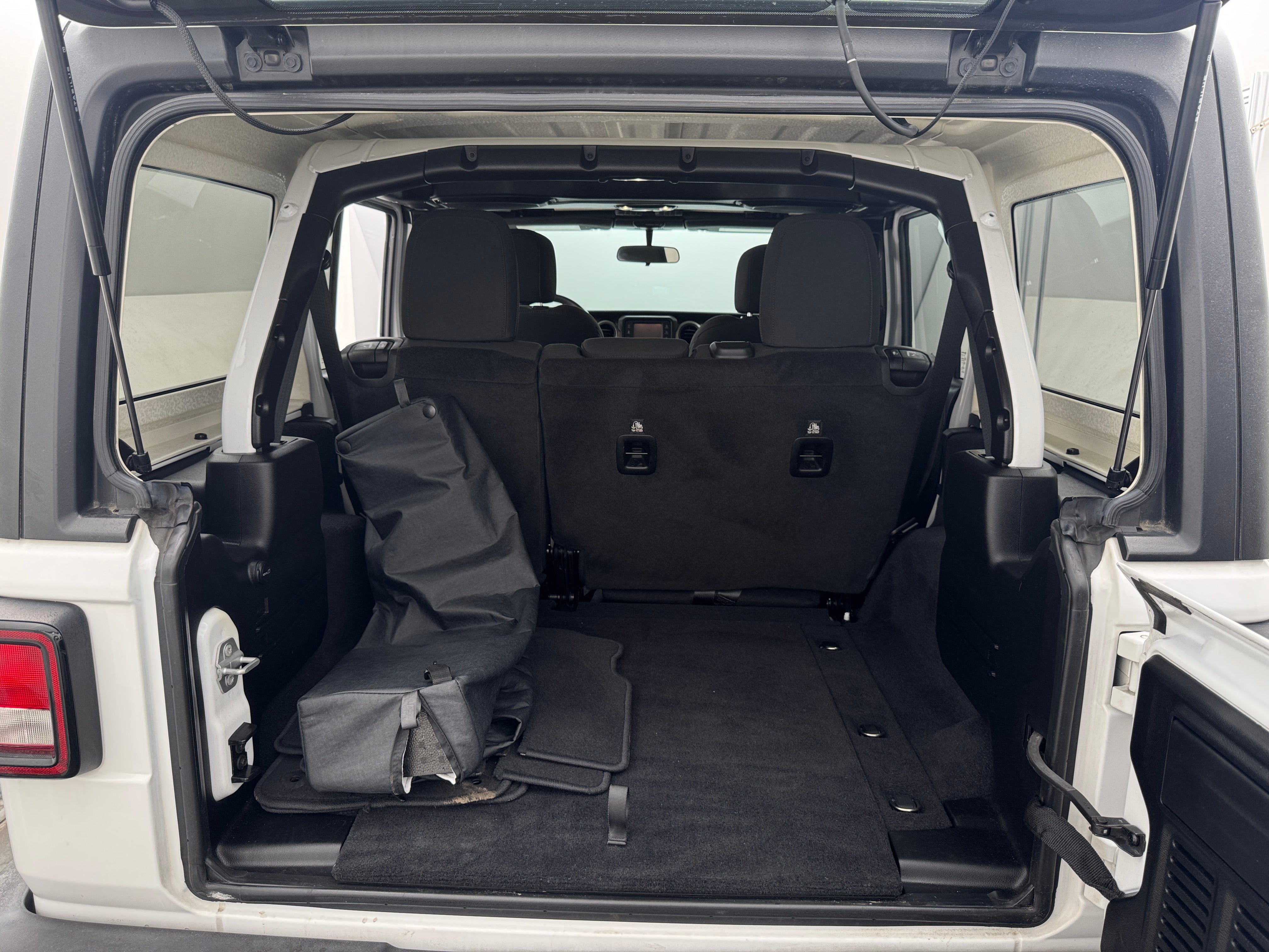 Thumbnail: 2019 Jeep Wrangler - 7