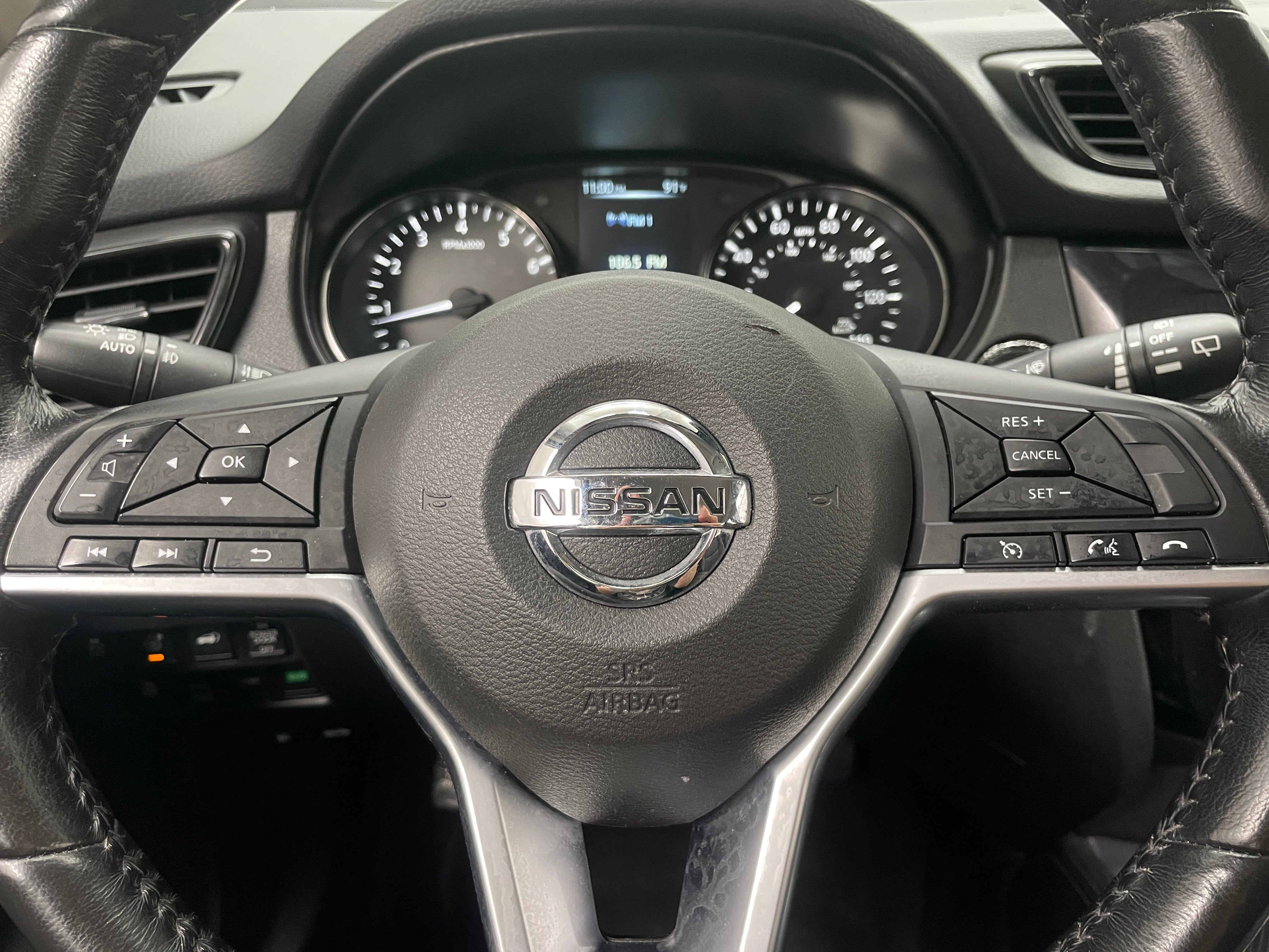 Thumbnail: 2017 Nissan Rogue - 4
