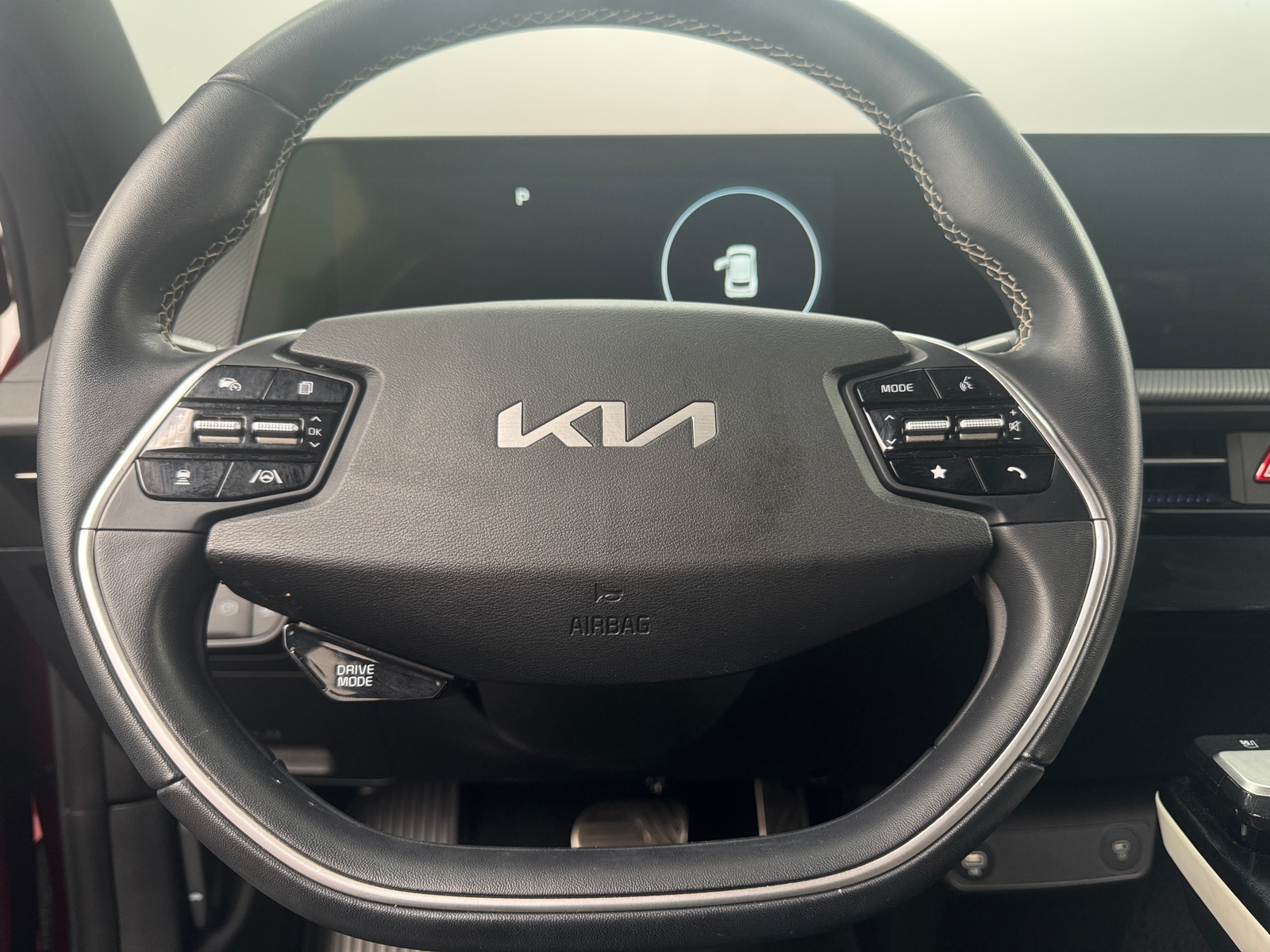 Thumbnail: 2022 Kia EV6 - 4