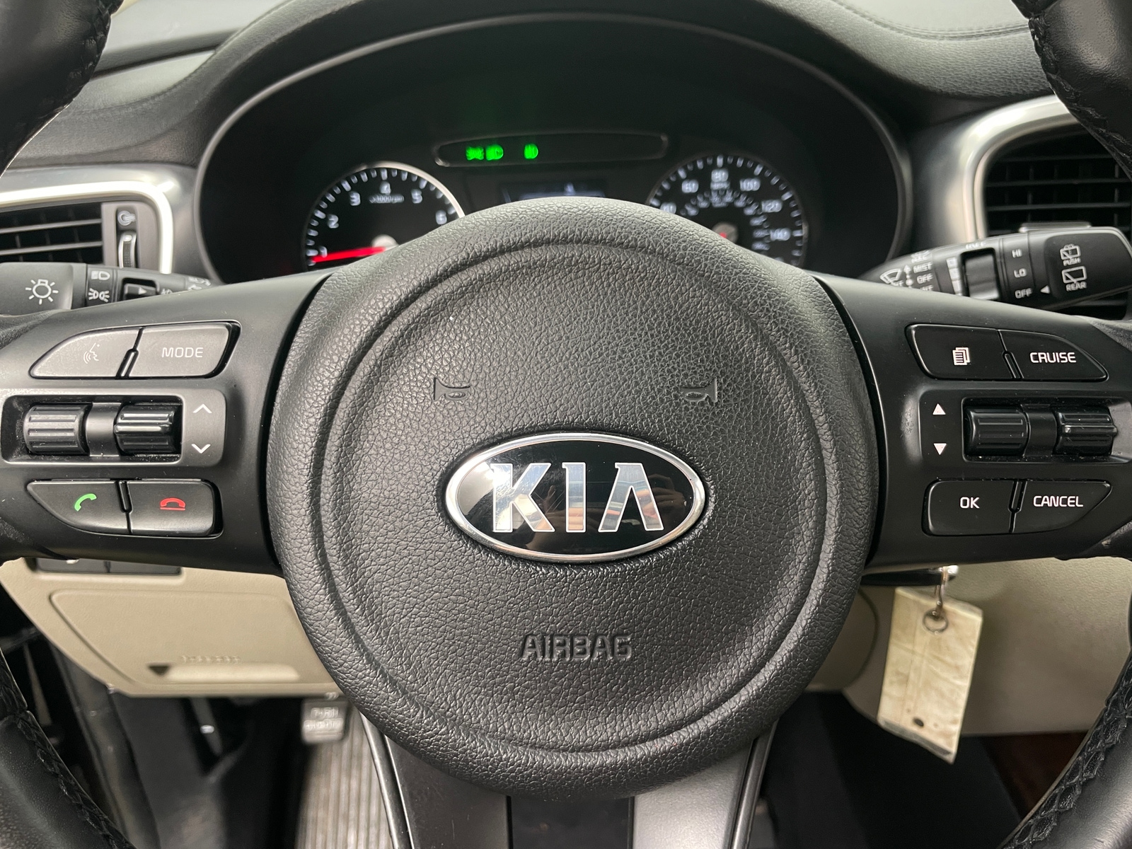 Thumbnail: 2016 Kia Sorento - 4